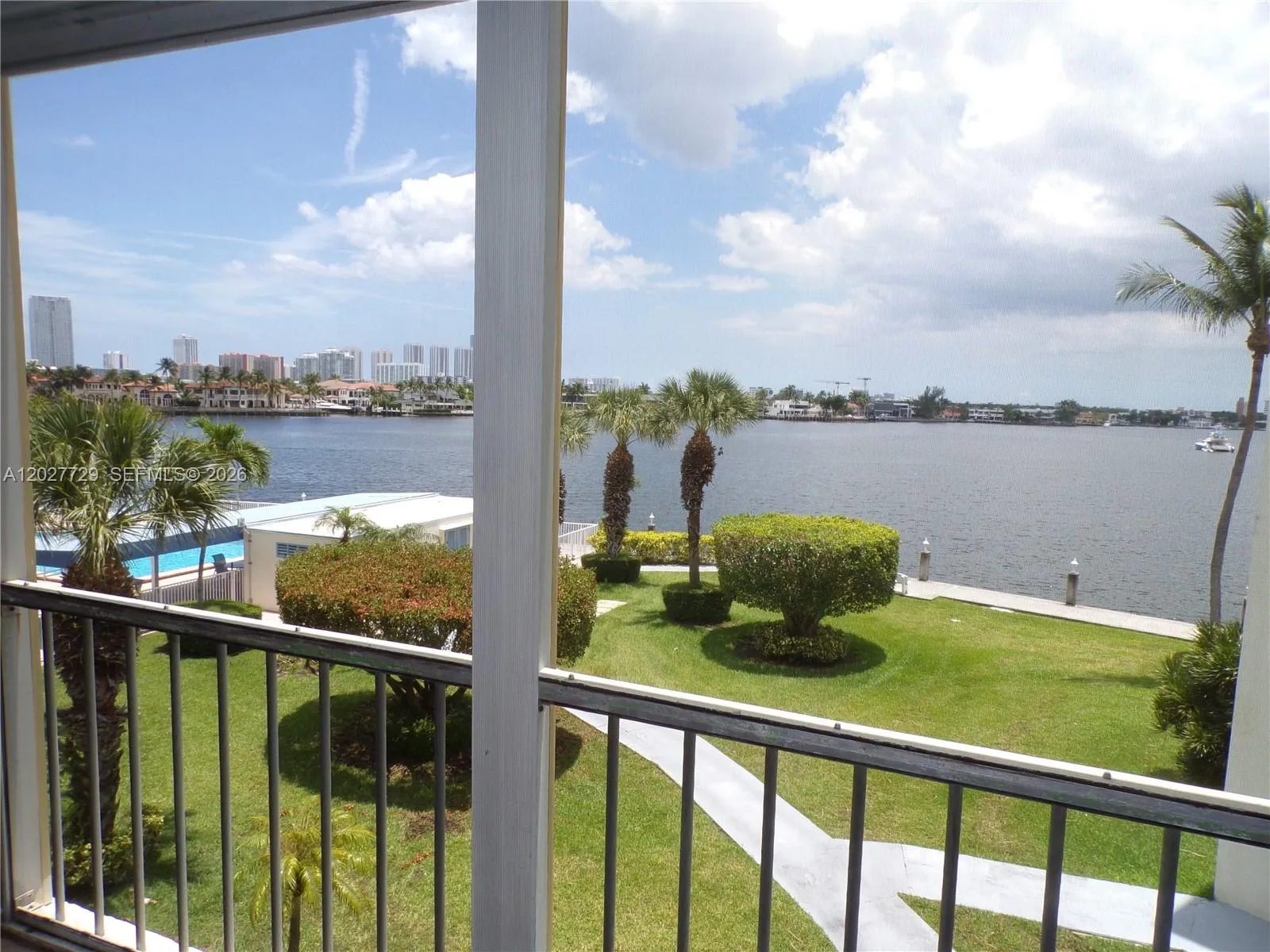 Foto de propiedad en 3010 Marcos Drive R314, Aventura, FL 33160 Aventura con MLS# 