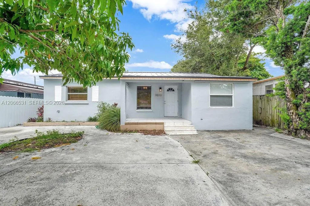 Foto de propiedad en 3010 NW 95th Terrace 1, Miami, FL 33147 Miami con MLS# 