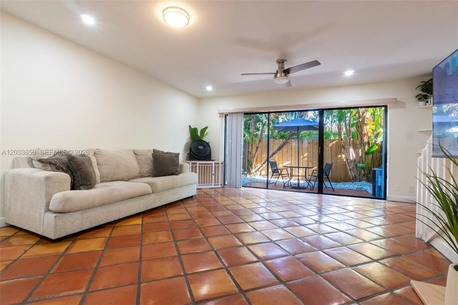 Foto de propiedad en 3014 NE 21st Terrace, Fort Lauderdale, FL 33306 Fort Lauderdale con MLS# 