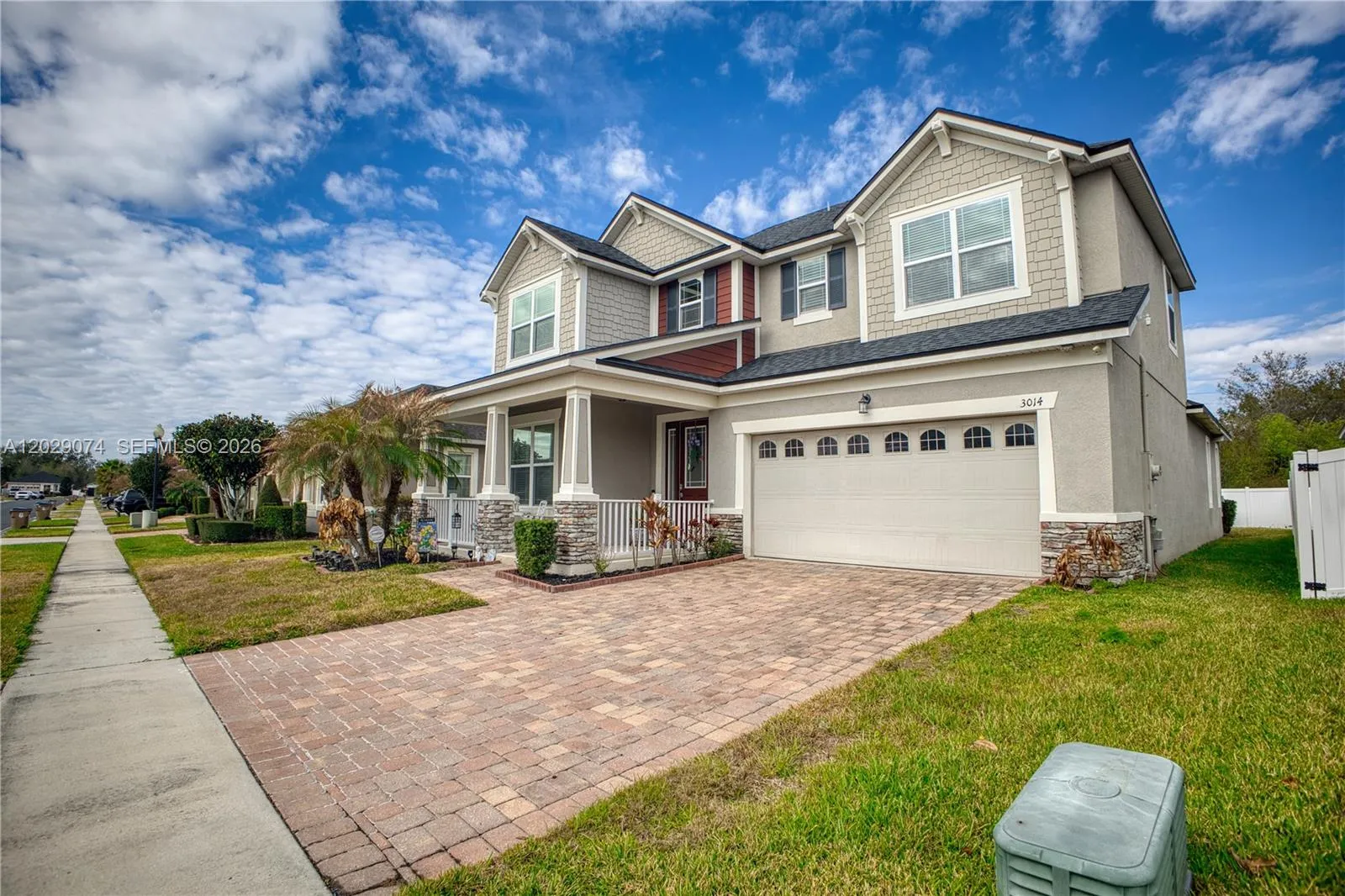 Foto de propiedad en 3014 Sera Bella Way, Kissimmee, FL 34744 Kissimmee con MLS# 