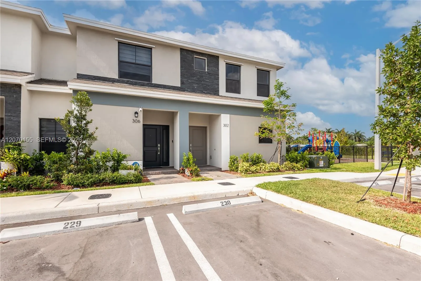 Foto de propiedad en 302 NE 1st Drive 302, Florida City, FL 33034 Florida City con MLS# 