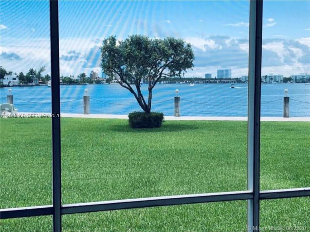 Foto de propiedad en 3020 Marcos Drive S103, Aventura, FL 33160 Aventura con MLS# 