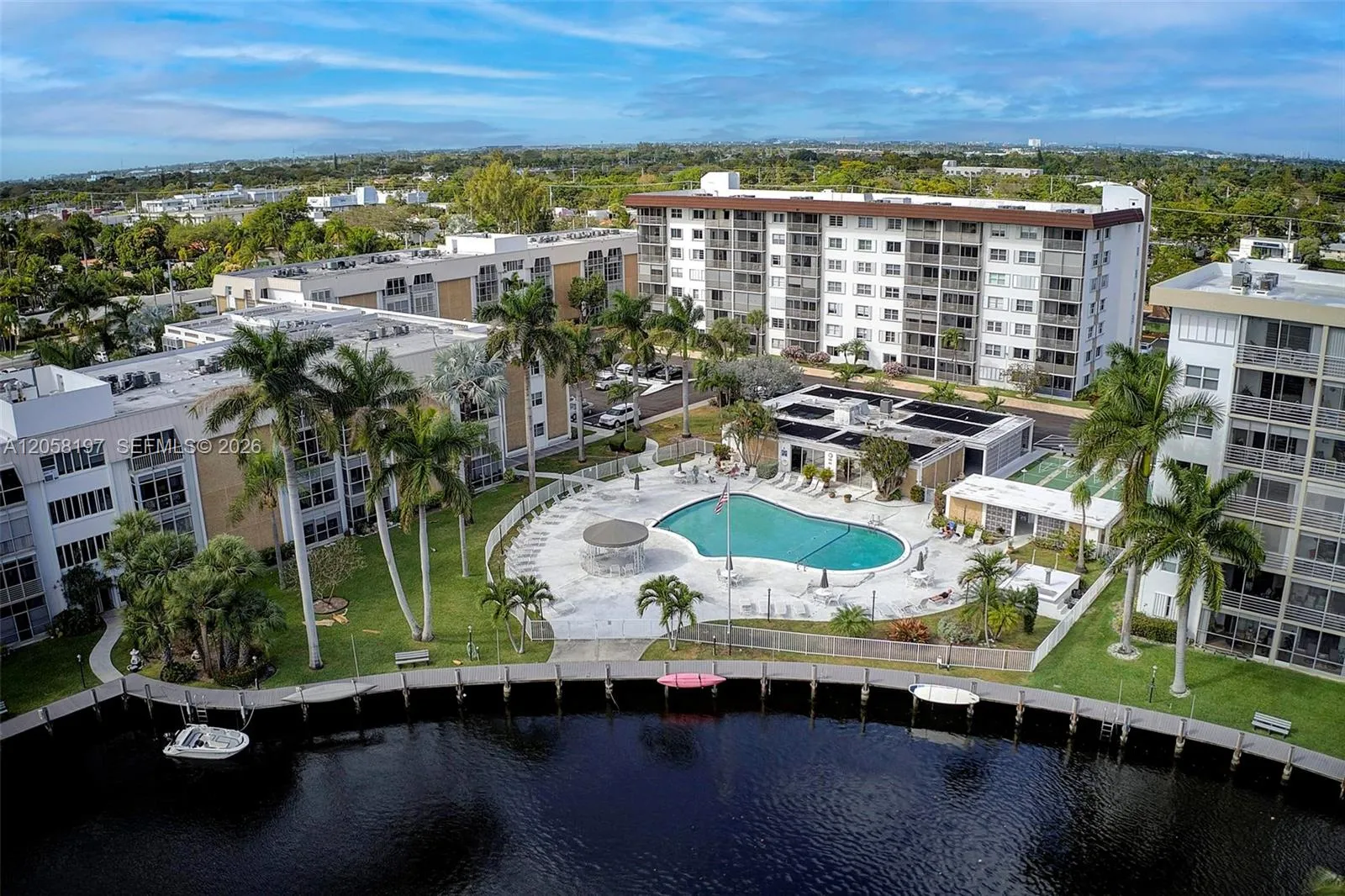 En Venta 3020 NE 16th Avenue 306, Oakland Park, FL 33334, Oakland Park, FL 33334