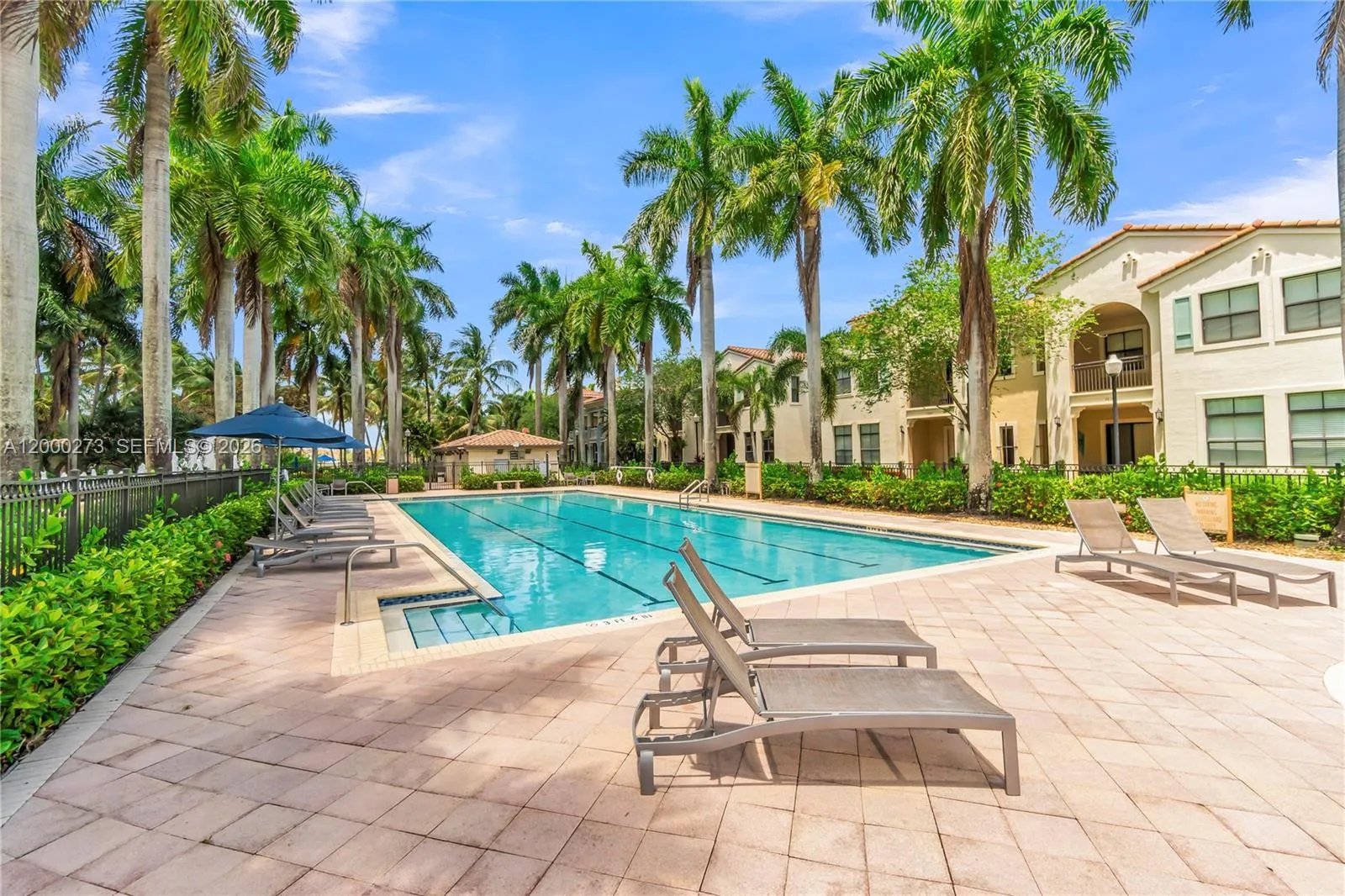 Foto de propiedad en 3020 NW 125th Avenue 415, Sunrise, FL 33323 Sunrise con MLS# 