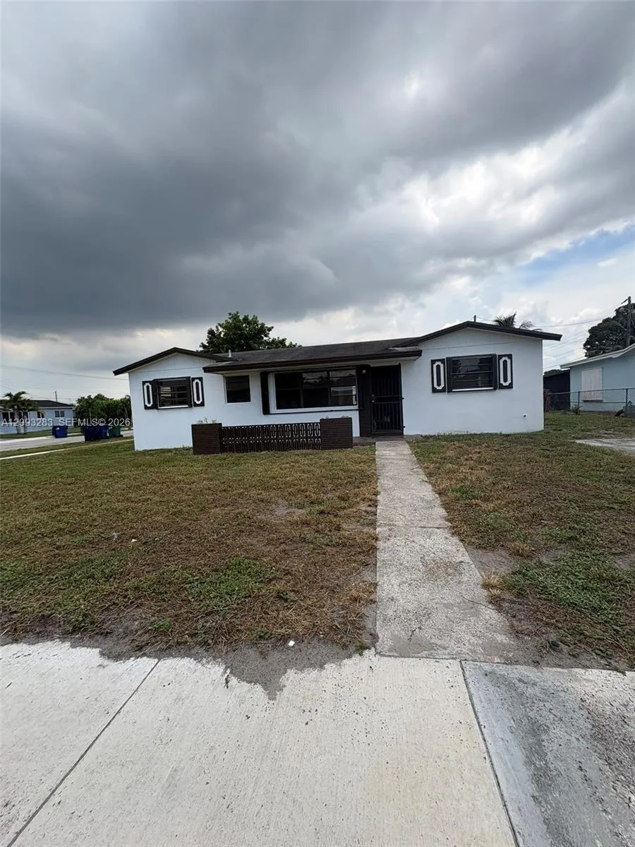 En Renta 3020 NW 212th Street, Miami Gardens, FL 33056, Miami Gardens, FL 33056