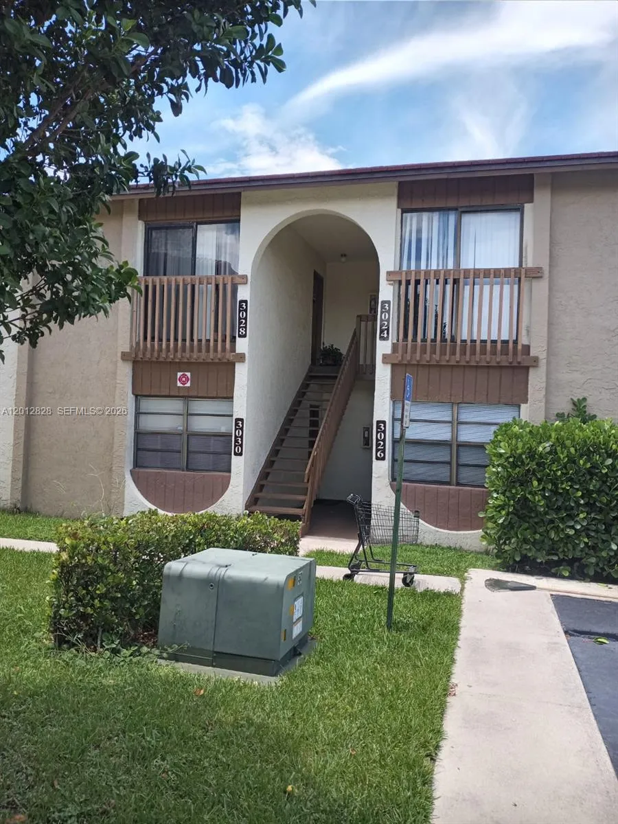 Foto de propiedad en 3024 Coral Ridge Drive 215C, Coral Springs, FL 33065 Coral Springs con MLS# 