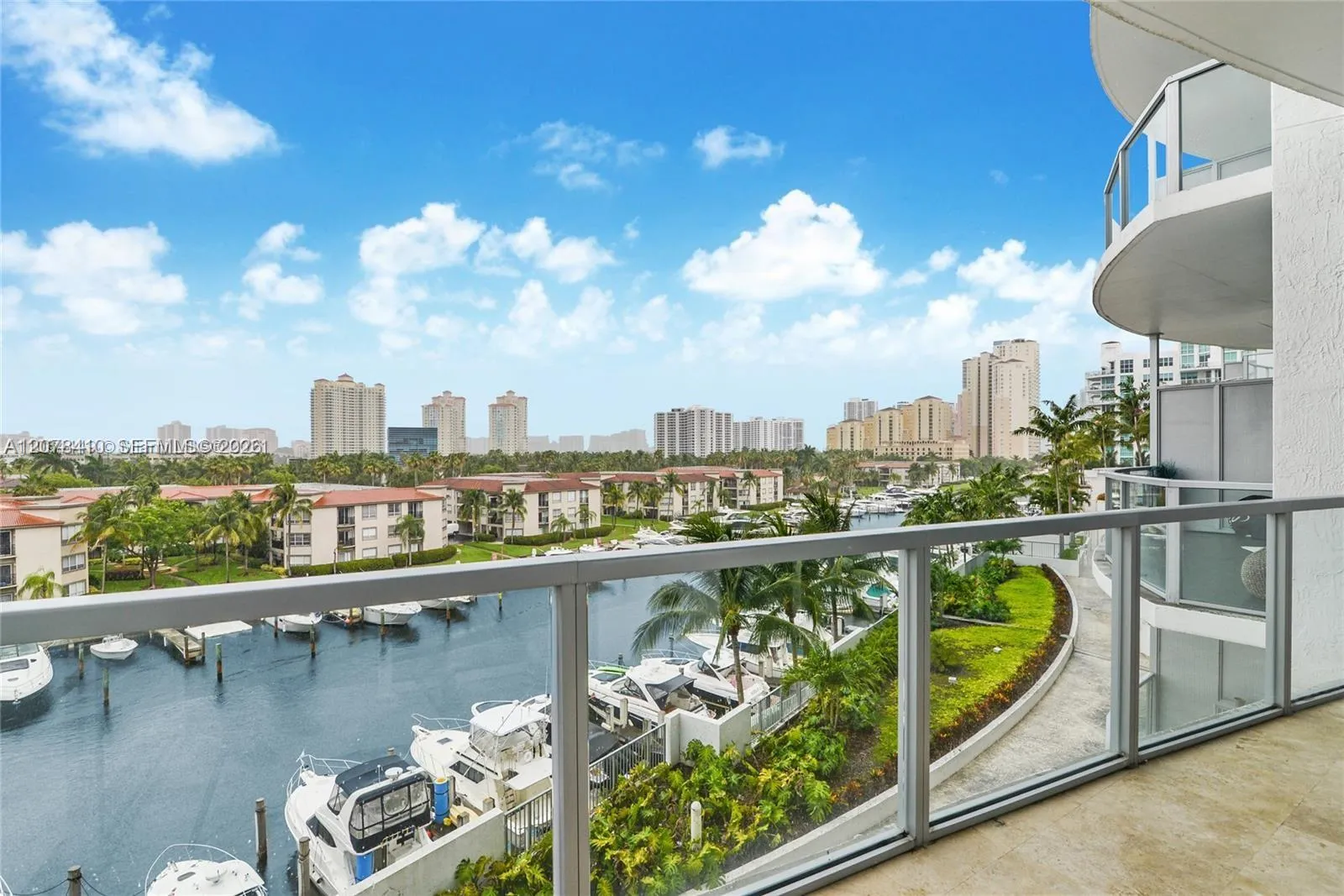 Foto de propiedad en 3029 NE 188th Street 505, Aventura, FL 33180 Aventura con MLS# 