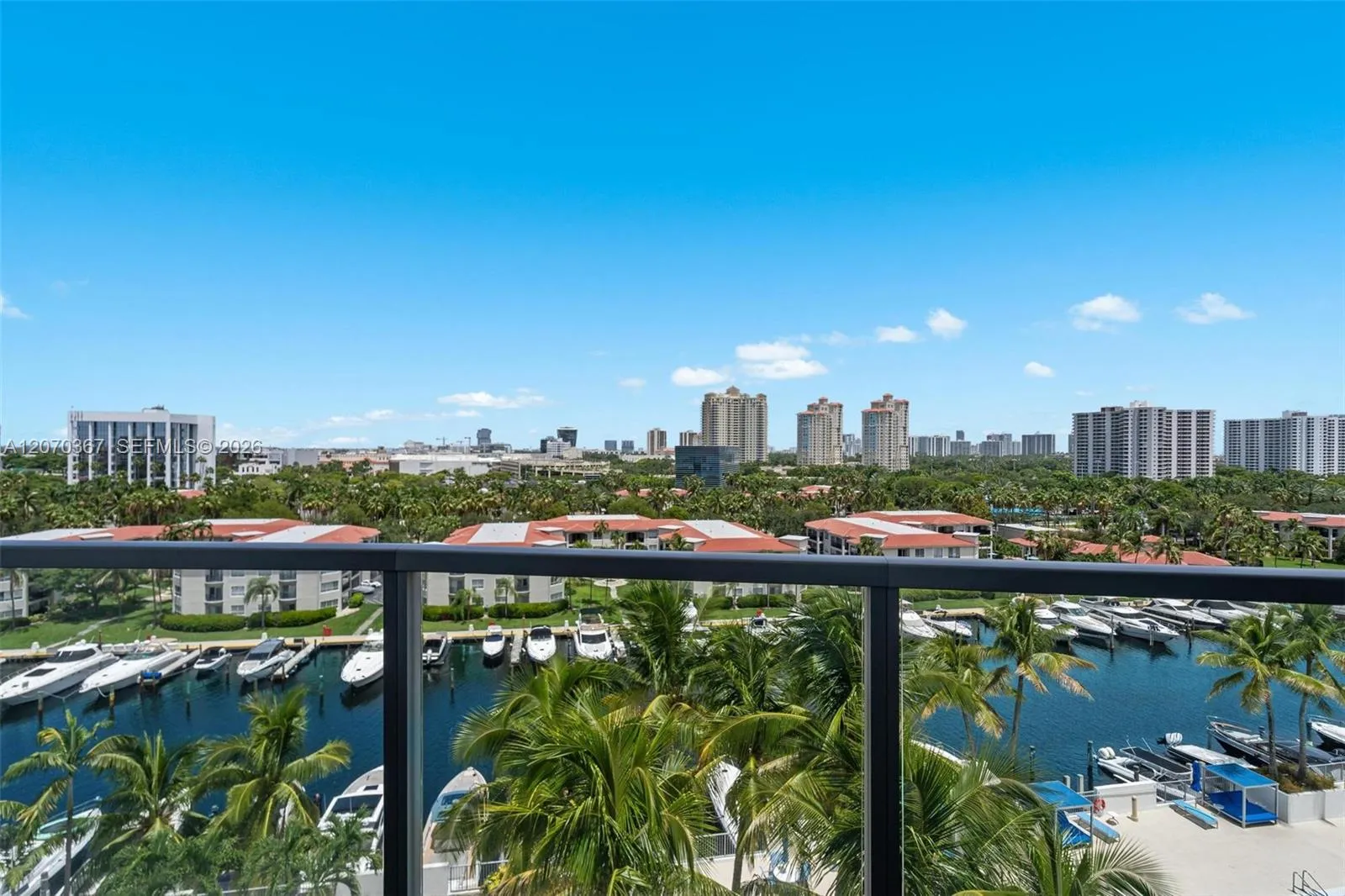 Foto de propiedad en 3029 NE 188th Street 818, Aventura, FL 33180 Aventura con MLS# 
