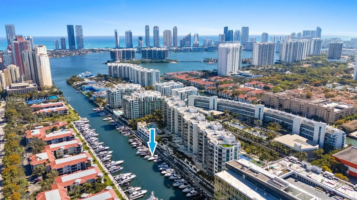 Foto de propiedad en 3029 NE 188th Street, Aventura, FL 33180 Aventura con MLS# 