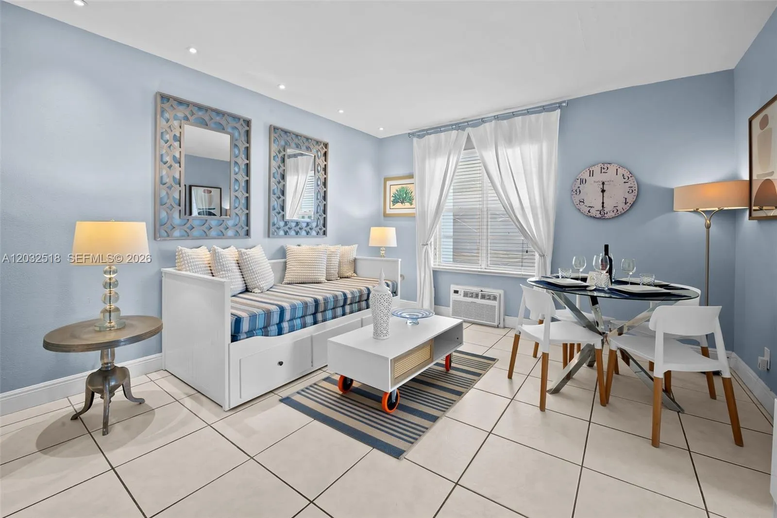 Foto de propiedad en 3030 Collins Avenue 4E, Miami Beach, FL 33140 Miami Beach con MLS# 
