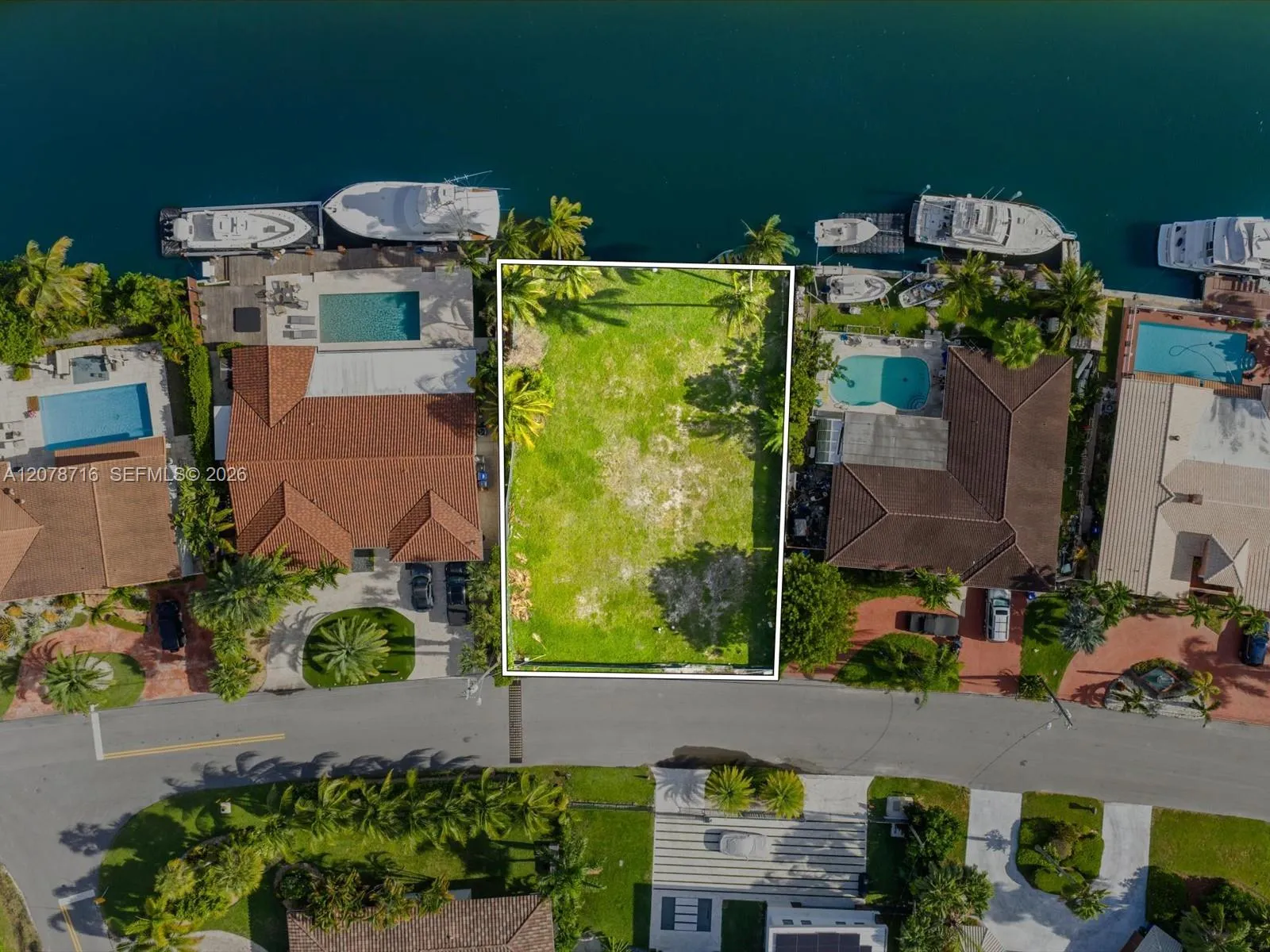 En Venta 3030 NE 164th Street, North Miami Beach, FL 33160, North Miami Beach, FL 33160
