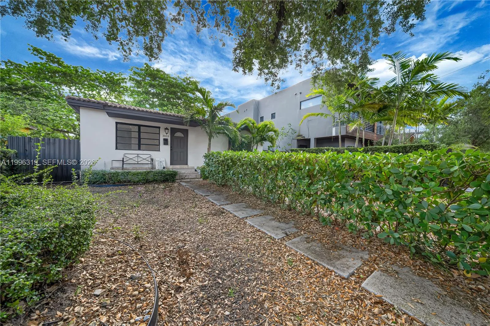 Foto de propiedad en 3033 Hibiscus Street, Miami, FL 33133 Miami con MLS# 