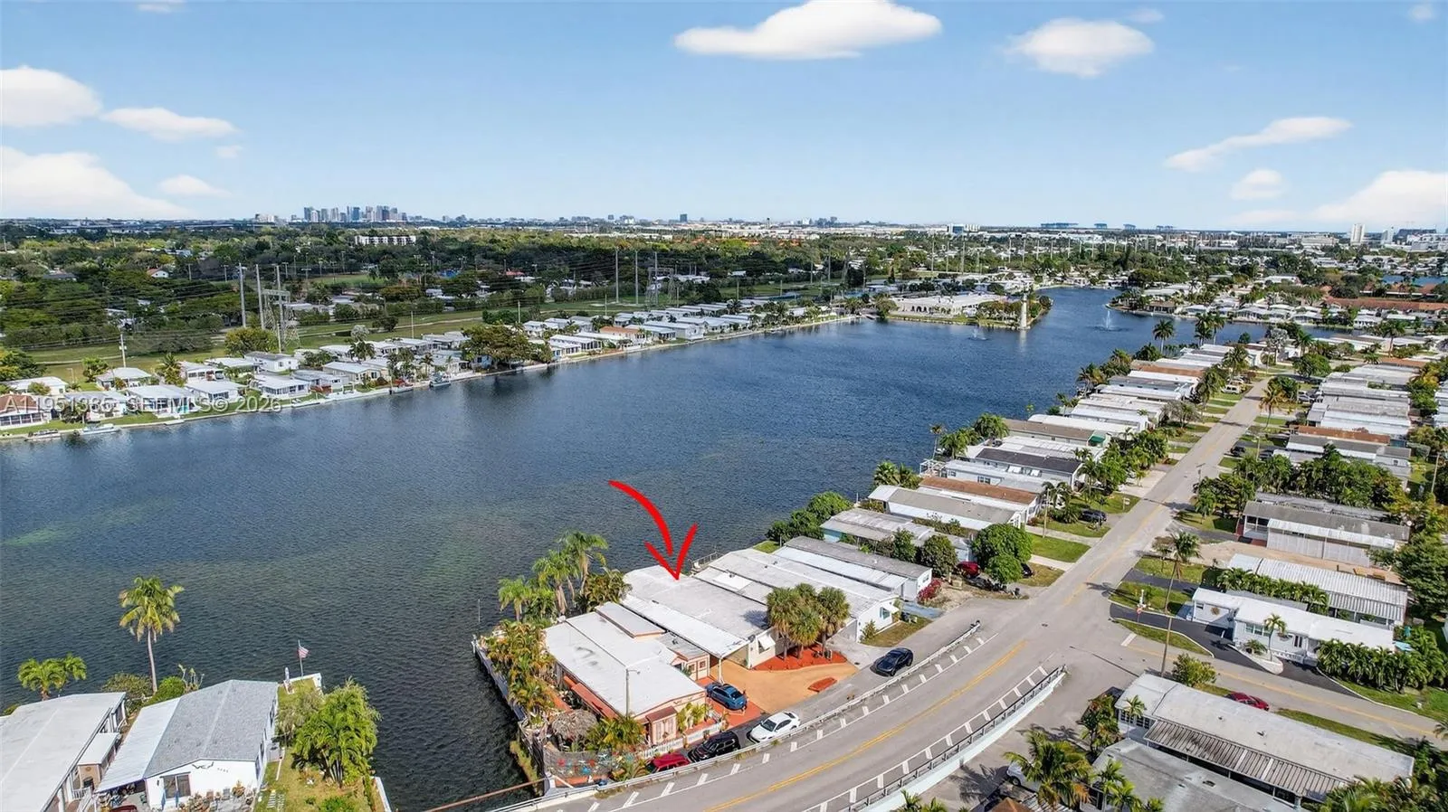 Foto de propiedad en 3033 Lakeshore Drive, Dania Beach, FL 33312 Dania Beach con MLS# 