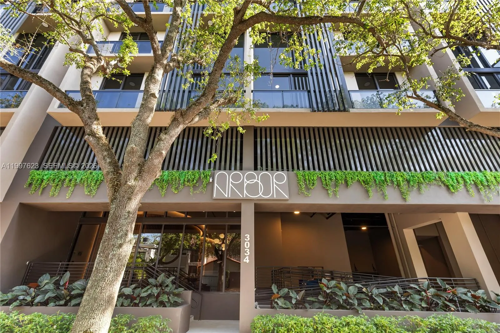 Foto de propiedad en 3034 Oak Avenue 504, Coconut Grove, FL 33133 Coconut Grove con MLS# 