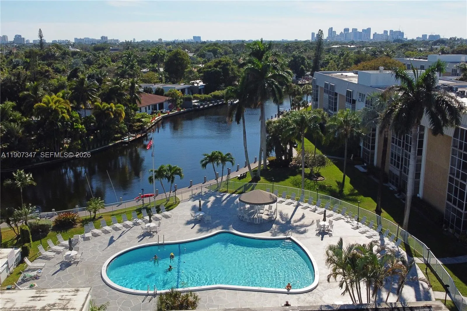 Foto de propiedad en 3040 NE 16th Avenue 216, Oakland Park, FL 33334 Oakland Park con MLS# 