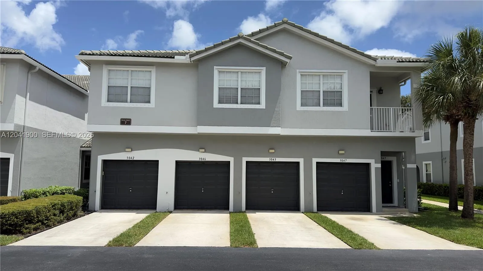 Foto de propiedad en 3042 Grandiflora Drive, Greenacres, FL 33467 Greenacres con MLS# 