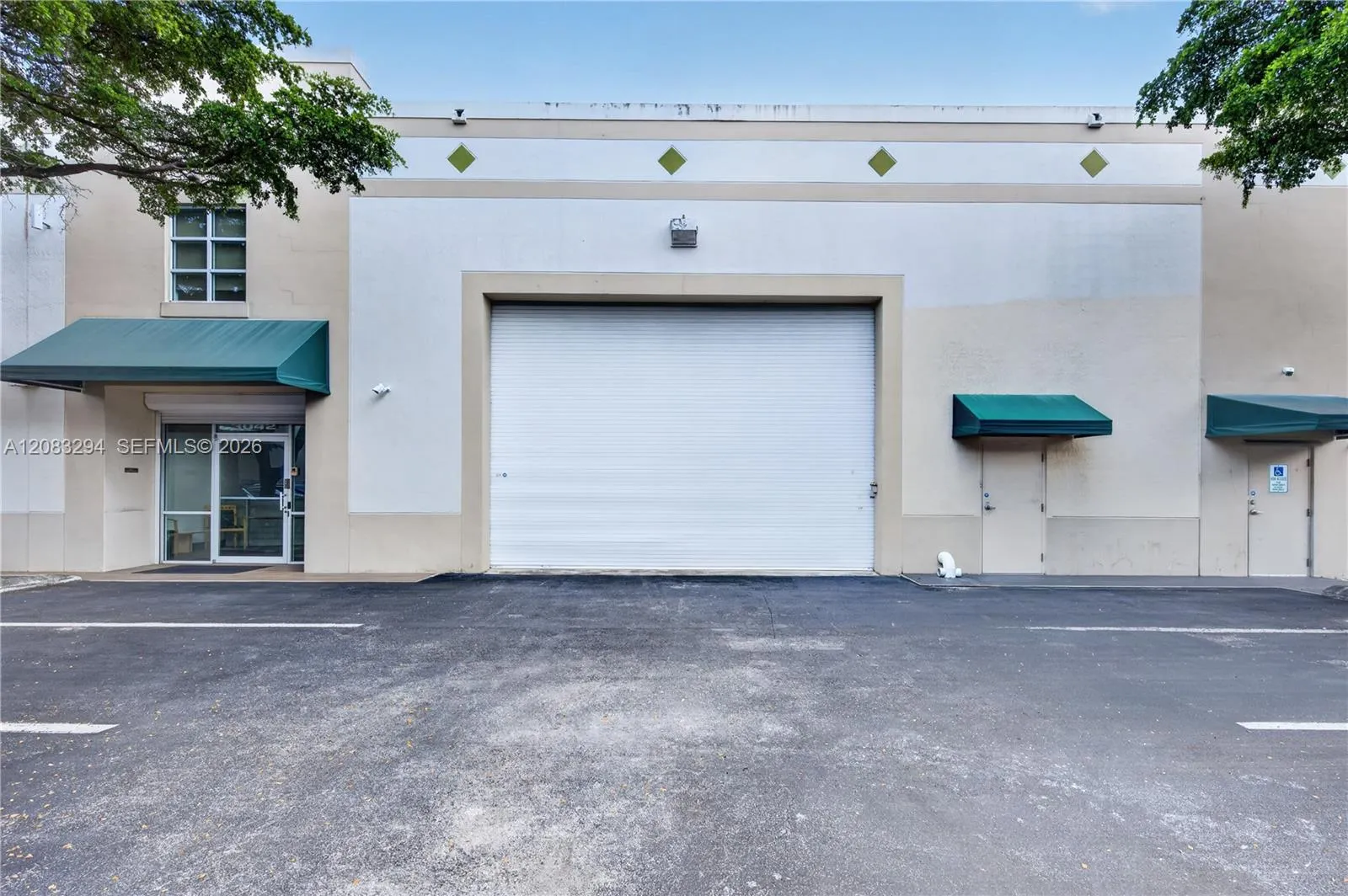 En Renta 3042 NW 82nd Avenue, Doral, FL 33122, Doral, FL 33122