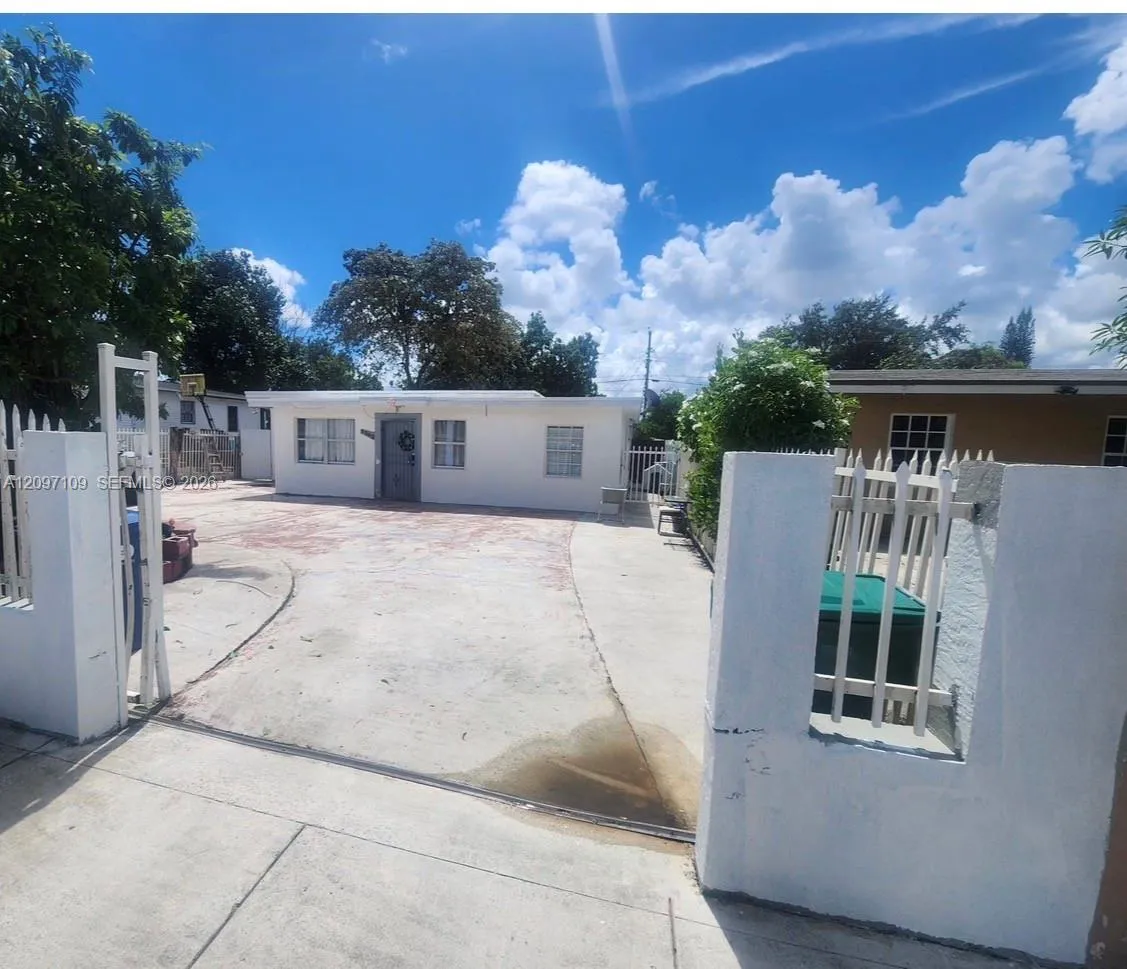 En Venta 3042 NW 95th Terrace, Miami, FL 33147, Miami, FL 33147