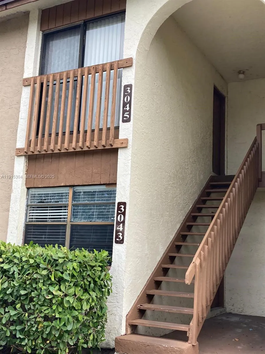 Foto de propiedad en 3045 NW 118th Drive 227-F, Coral Springs, FL 33065 Coral Springs con MLS# 