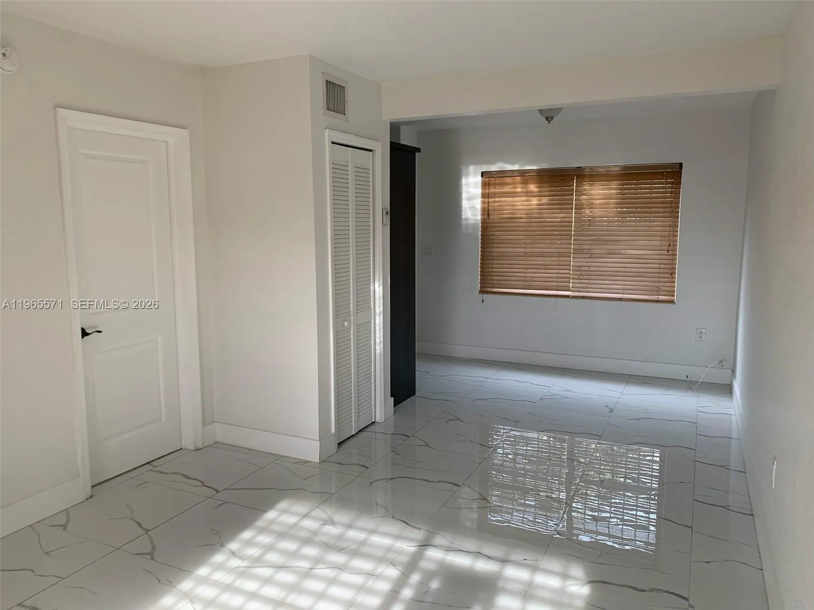 Vendido 305 E 4th Avenue 1, Hialeah, FL 33010, Hialeah, FL 33010