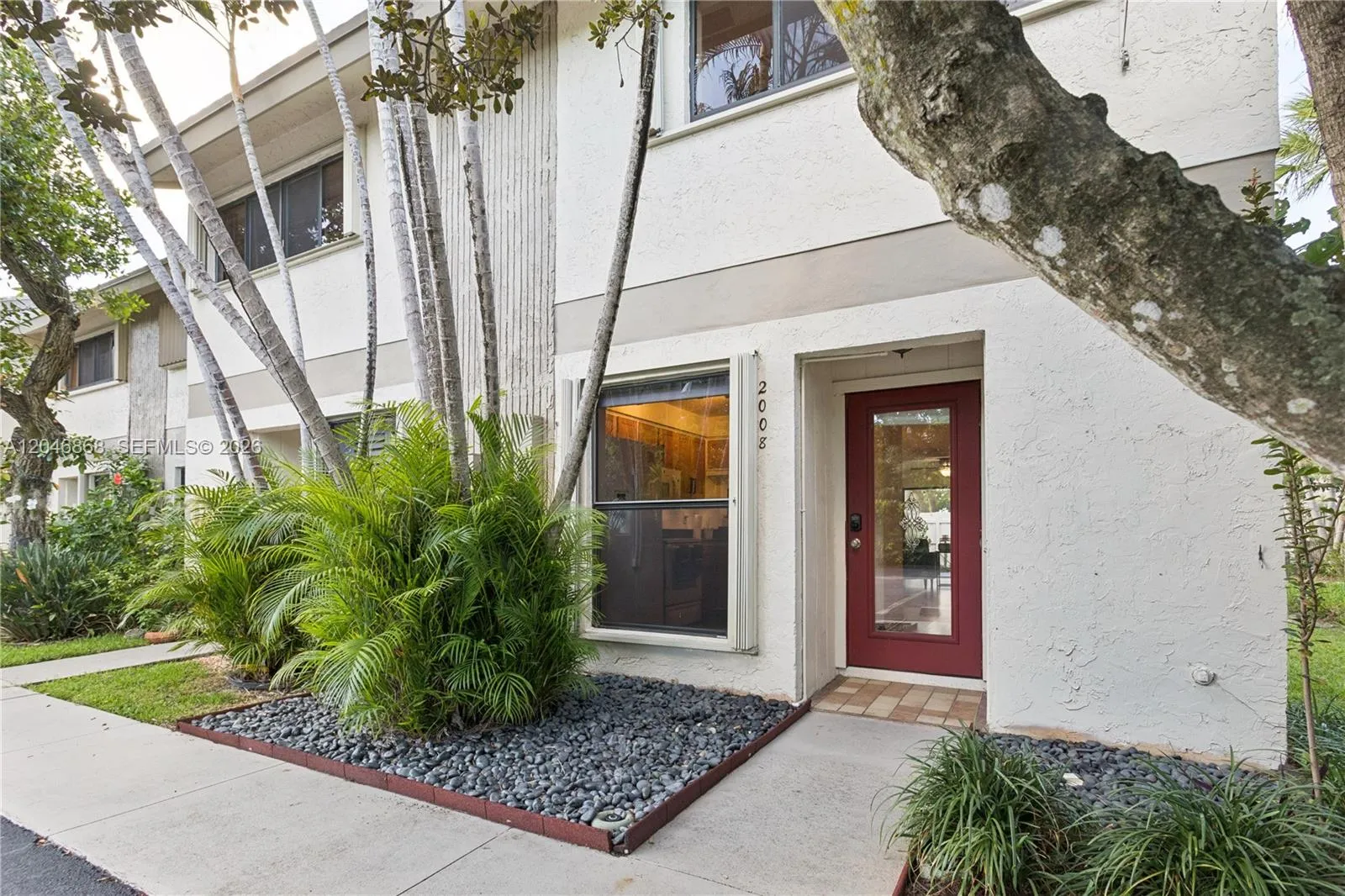 Foto de propiedad en 3050 S Oakland Forest Drive 2008, Oakland Park, FL 33309 Oakland Park con MLS# 
