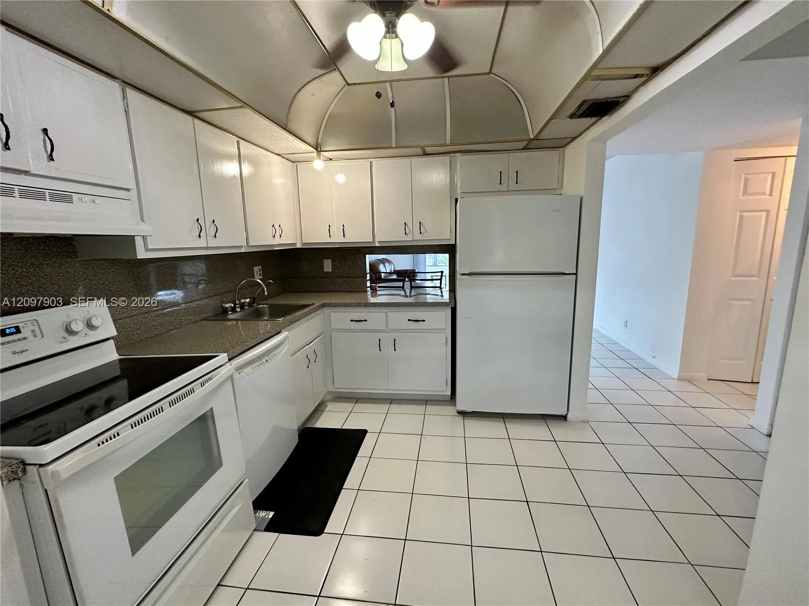 En Renta 3051 NW 46th Avenue 203, Lauderdale Lakes, FL 33313, Lauderdale Lakes, FL 33313