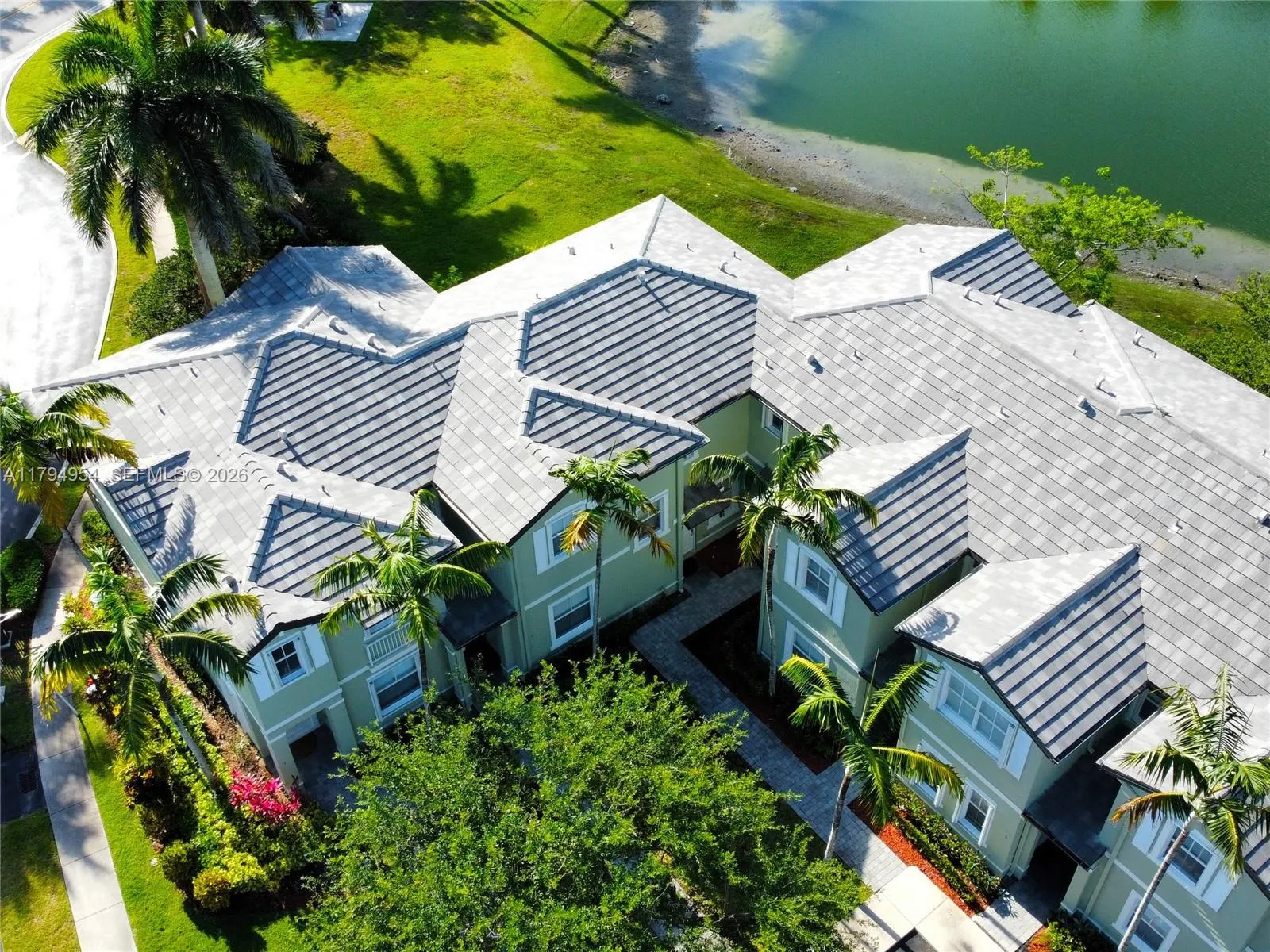 Foto de propiedad en 3064 SE 1st Drive 3, Homestead, FL 33033 Homestead con MLS# 
