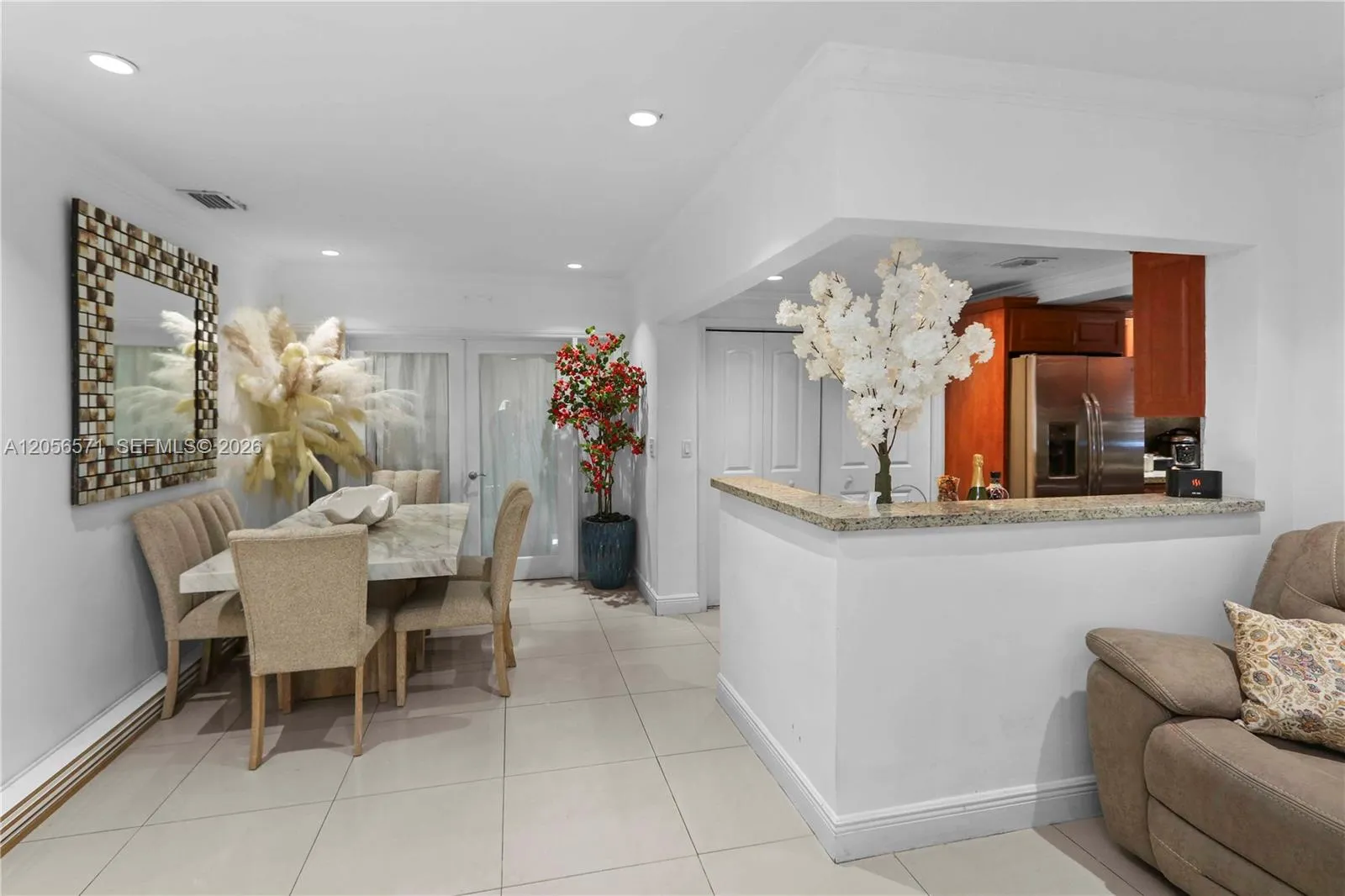 Foto de propiedad en 3080 SW 5th Street, Miami, FL 33135 Miami con MLS# 