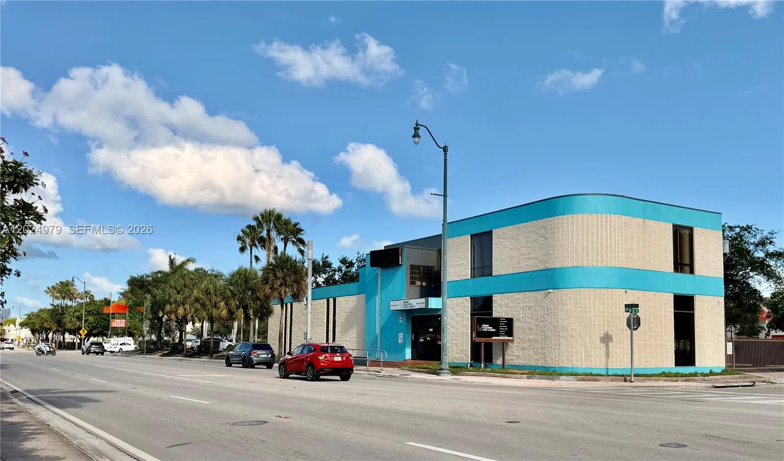 Foto de propiedad en 3080 SW 8th Street, Miami, FL 33135 Miami con MLS# 