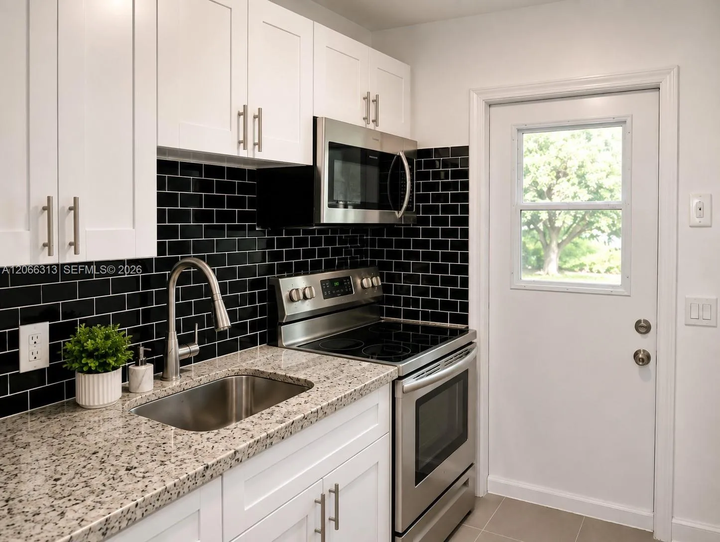 Foto de propiedad en 309 Phippen Waiters Road 2, Dania Beach, FL 33004 Dania Beach con MLS# 