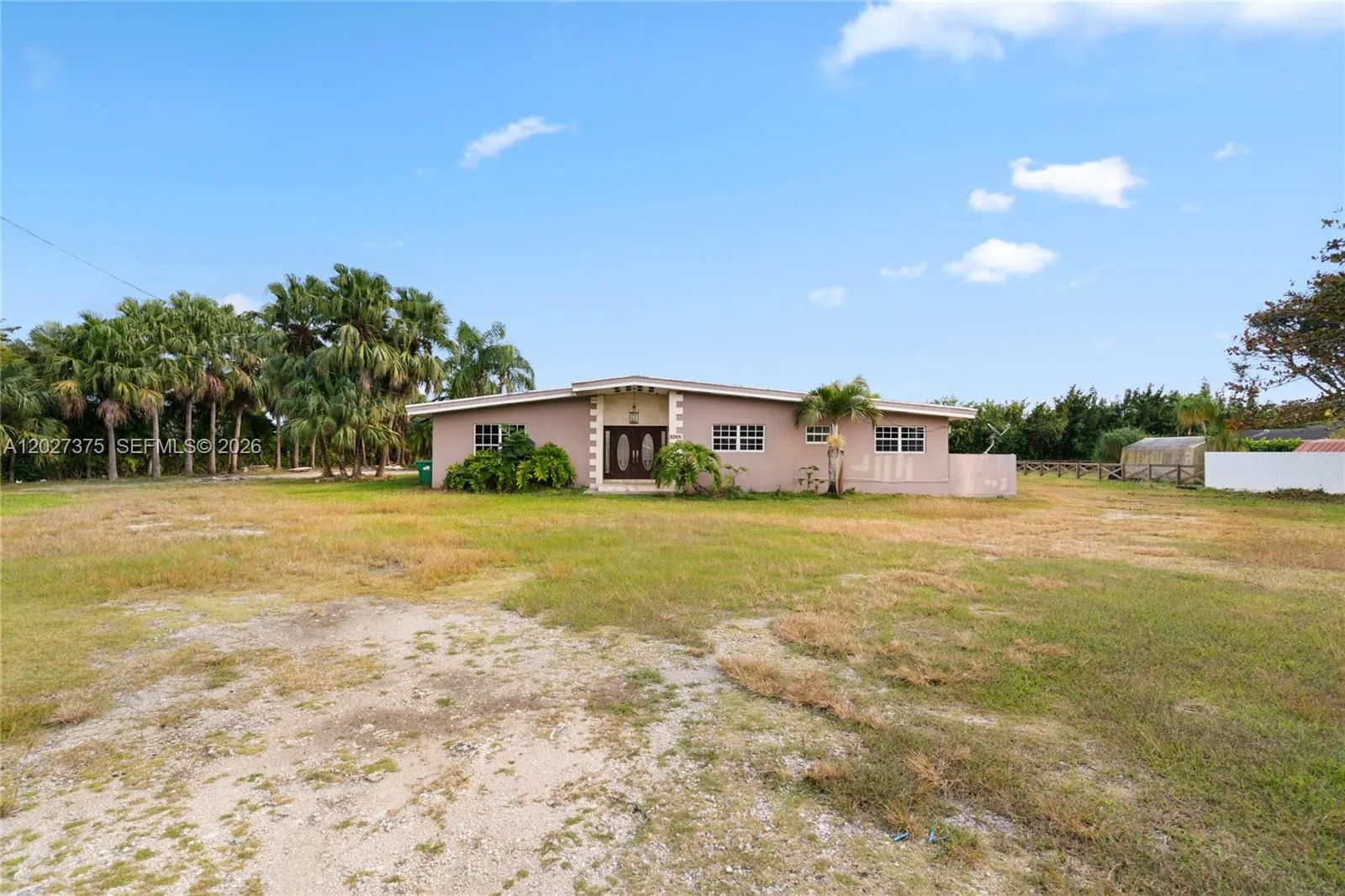 Foto de propiedad en 30905 SW 194th Avenue, Homestead, FL 33030 Homestead con MLS# 