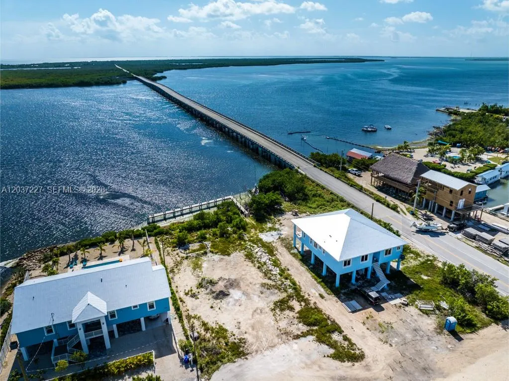 Foto de propiedad en 30988 Witters Lane, Big Pine Key, FL 33043 Big Pine Key con MLS# 
