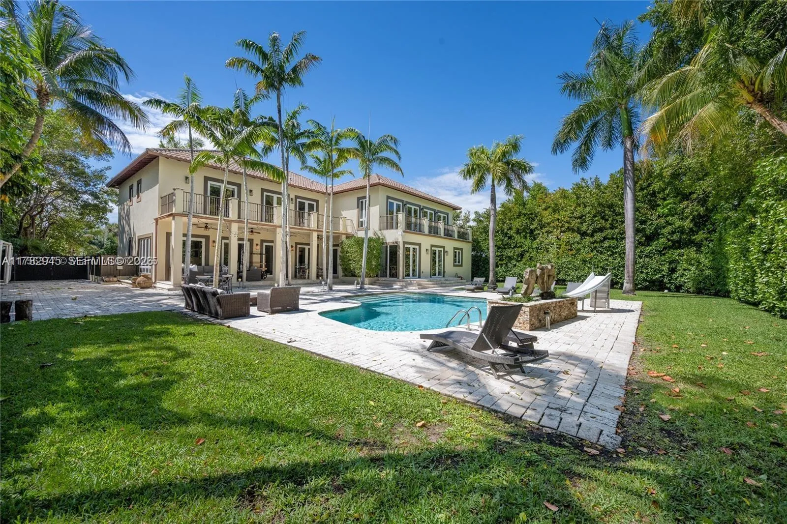 Foto de propiedad en 31 Island Drive, Key Biscayne, FL 33149 Key Biscayne con MLS# 