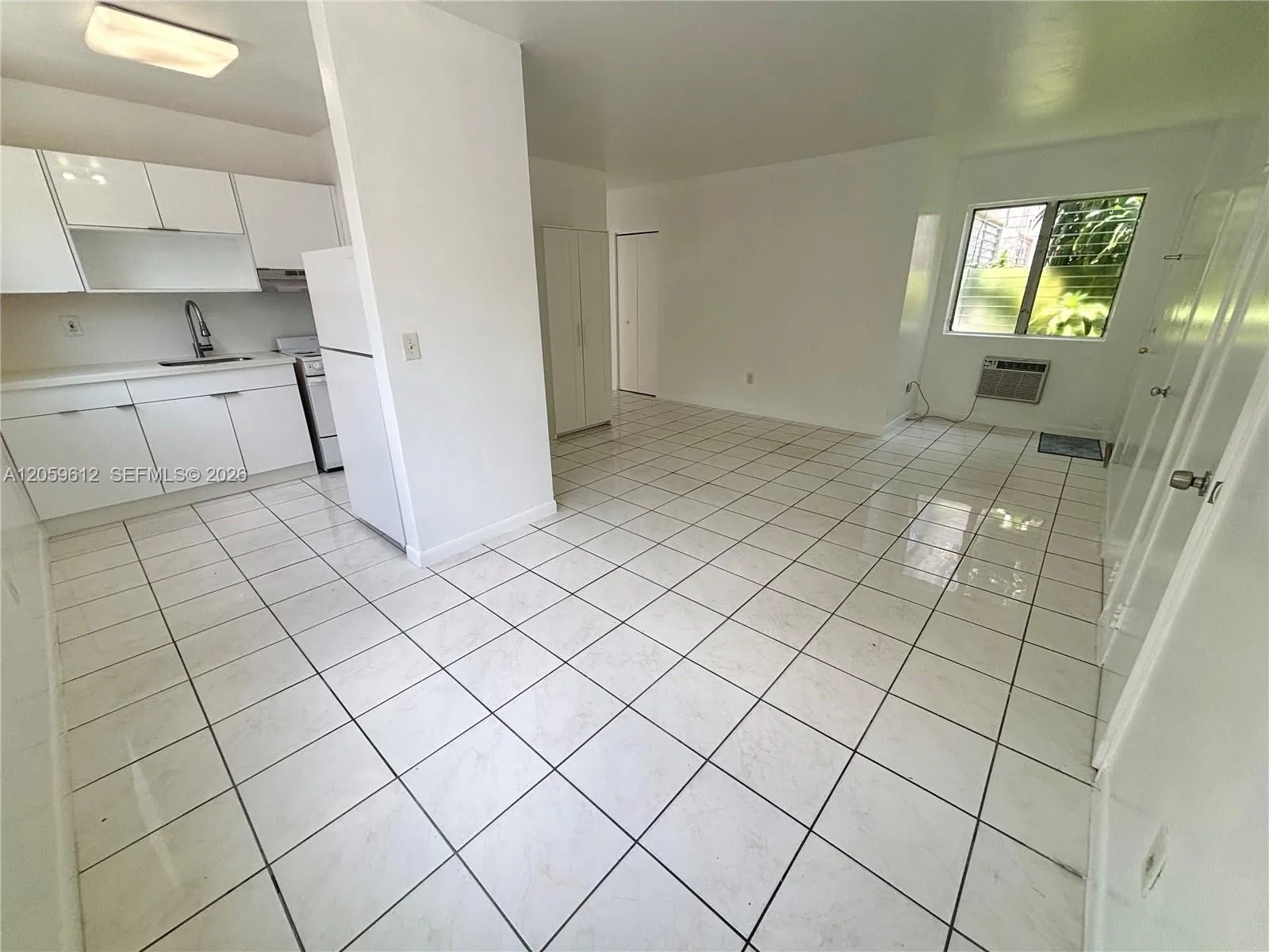 Foto de propiedad en 31 Navarre Avenue 9, Coral Gables, FL 33134 Coral Gables con MLS# 