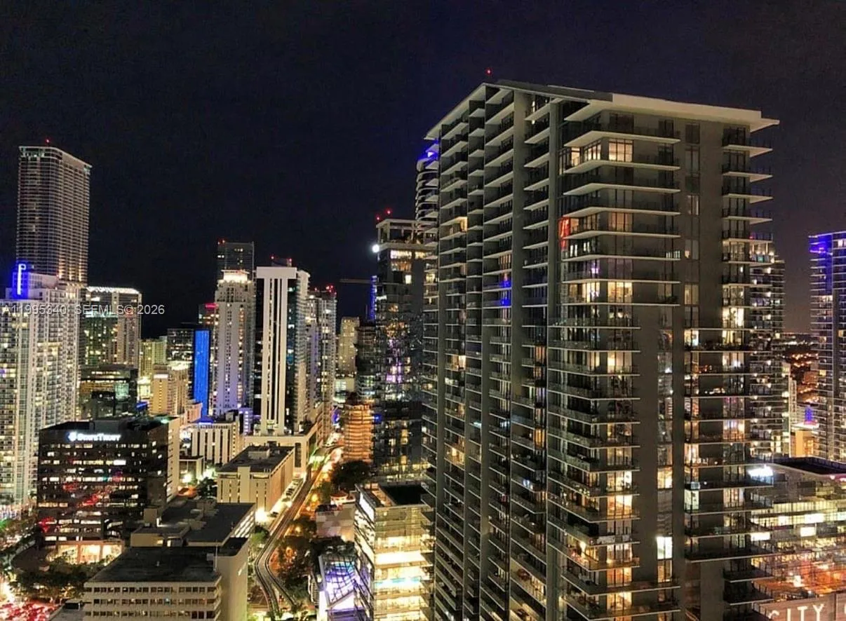 Foto de propiedad en 31 SE 5th Street 1402, Miami, FL 33131 Miami con MLS#
