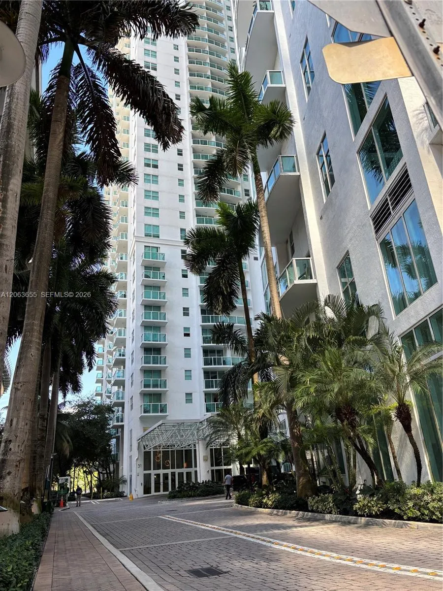 Foto de propiedad en 31 SE 5th Street 2103, Miami, FL 33131 Miami con MLS#
