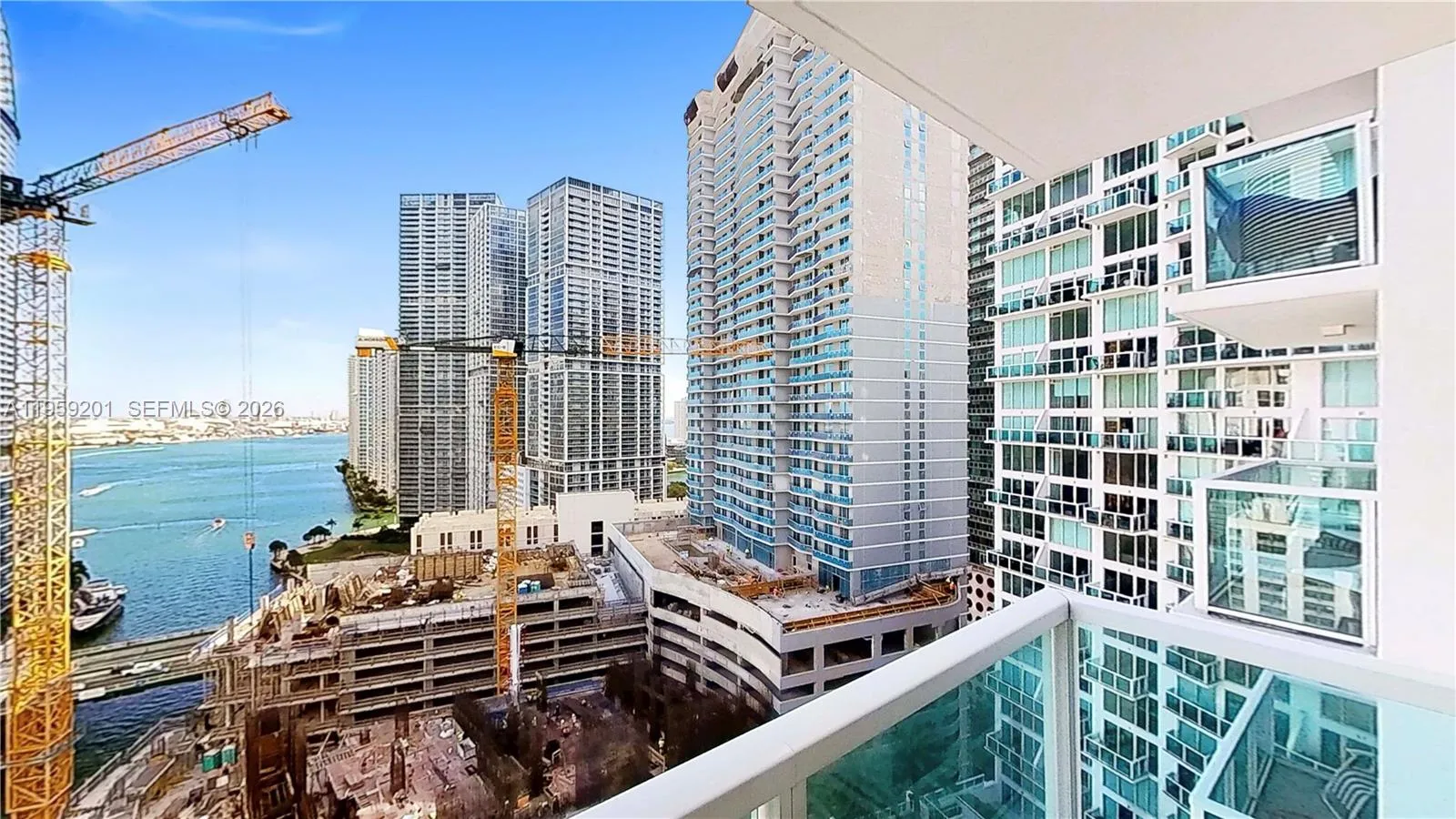 Foto de propiedad en 31 SE 5th Street 2408, Miami, FL 33131 Miami con MLS#