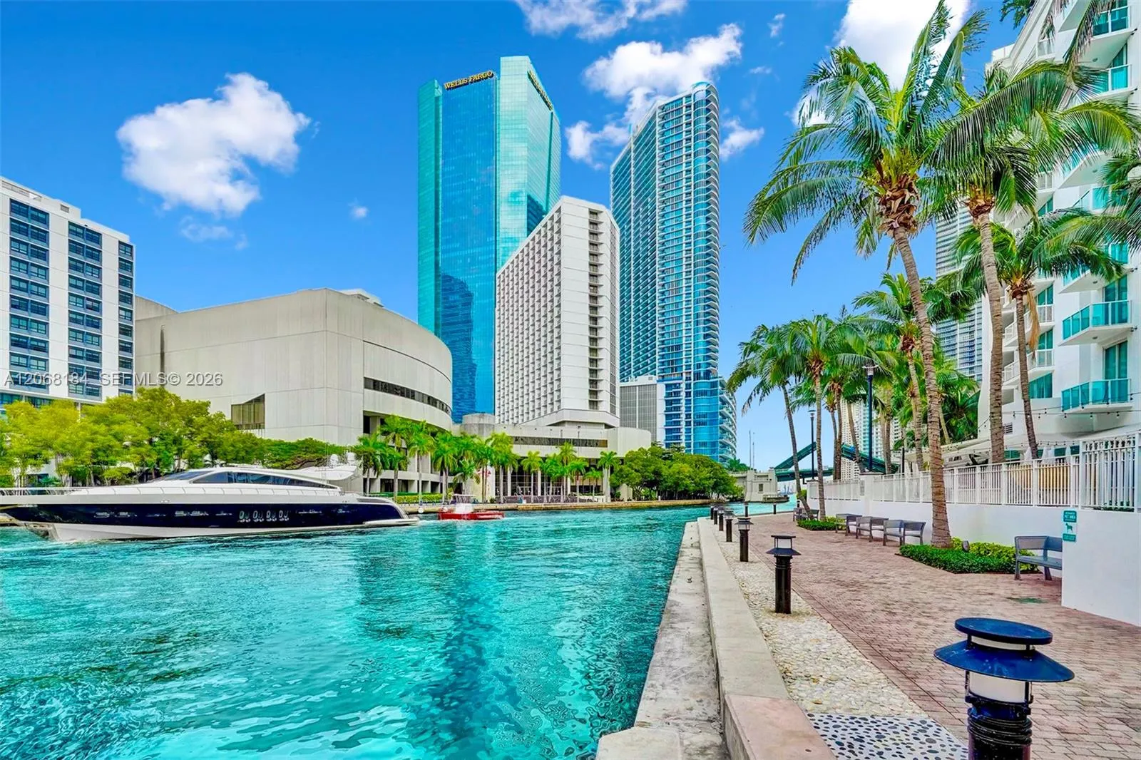 Foto de propiedad en 31 SE 5th Street 902, Miami, FL 33131 Miami con MLS#