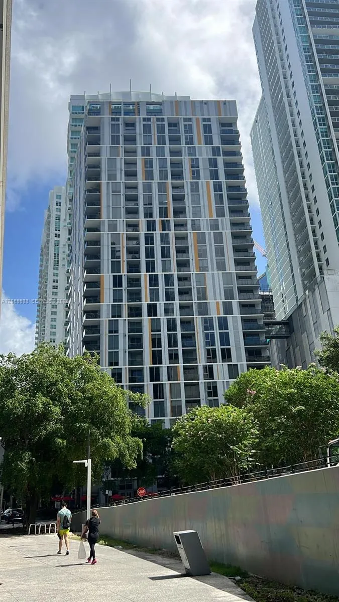 Foto de propiedad en 31 SE 6th Street 1801, Miami, FL 33131 Miami con MLS# 