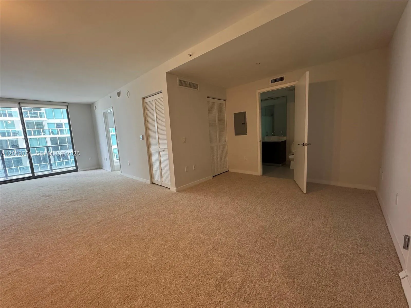 Foto de propiedad en 31 SE 6th Street 2004, Miami, FL 33131 Miami con MLS# 