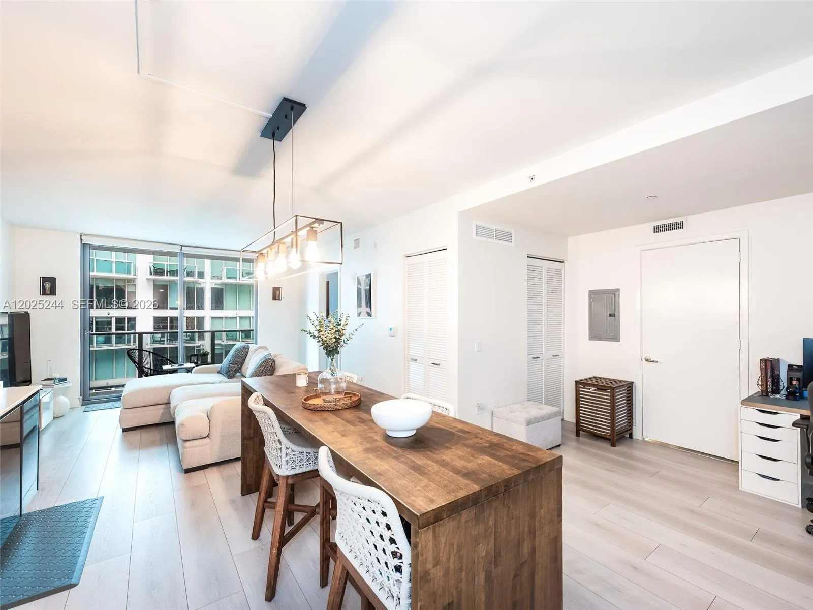 Foto de propiedad en 31 SE 6th Street 2506, Miami, FL 33131 Miami con MLS# 