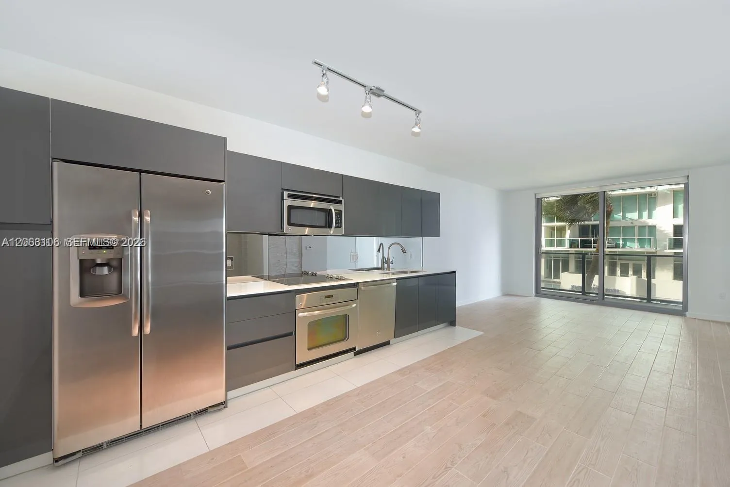 Foto de propiedad en 31 SE 6th Street 406, Miami, FL 33131 Miami con MLS# 