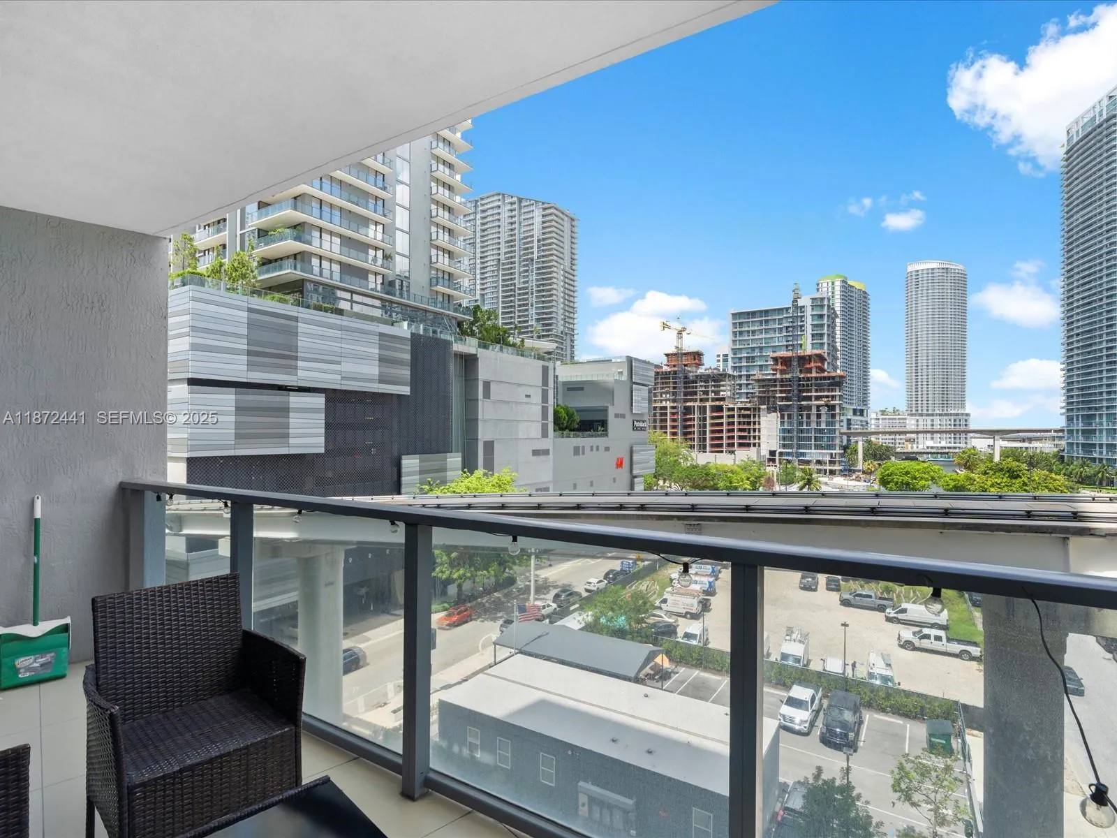 Foto de propiedad en 31 SE 6th Street 802, Miami, FL 33131 Miami con MLS# 