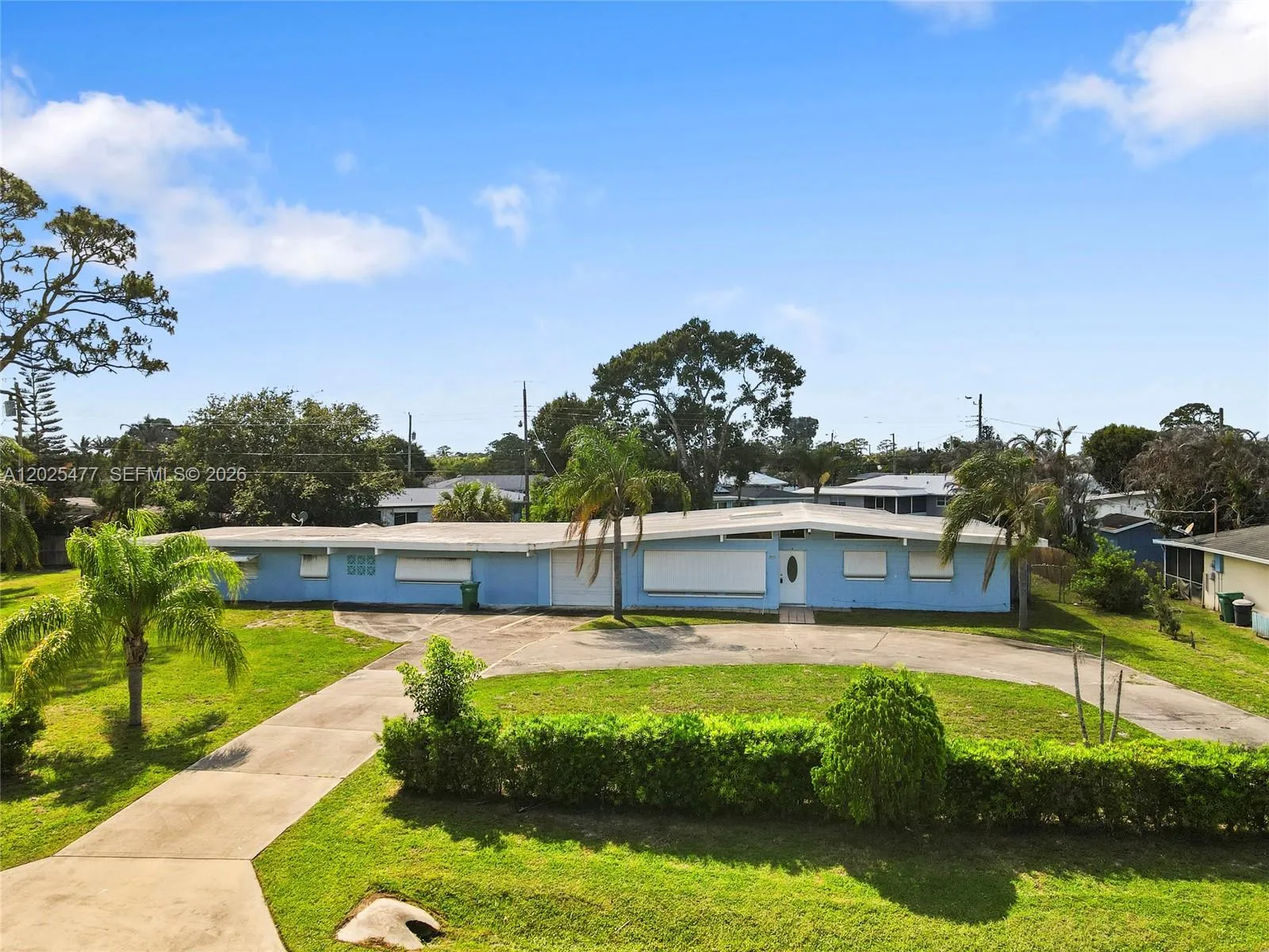 Foto de propiedad en 310 E Olive Avenue, Port St. Lucie, FL 34952 Port St. Lucie con MLS# 