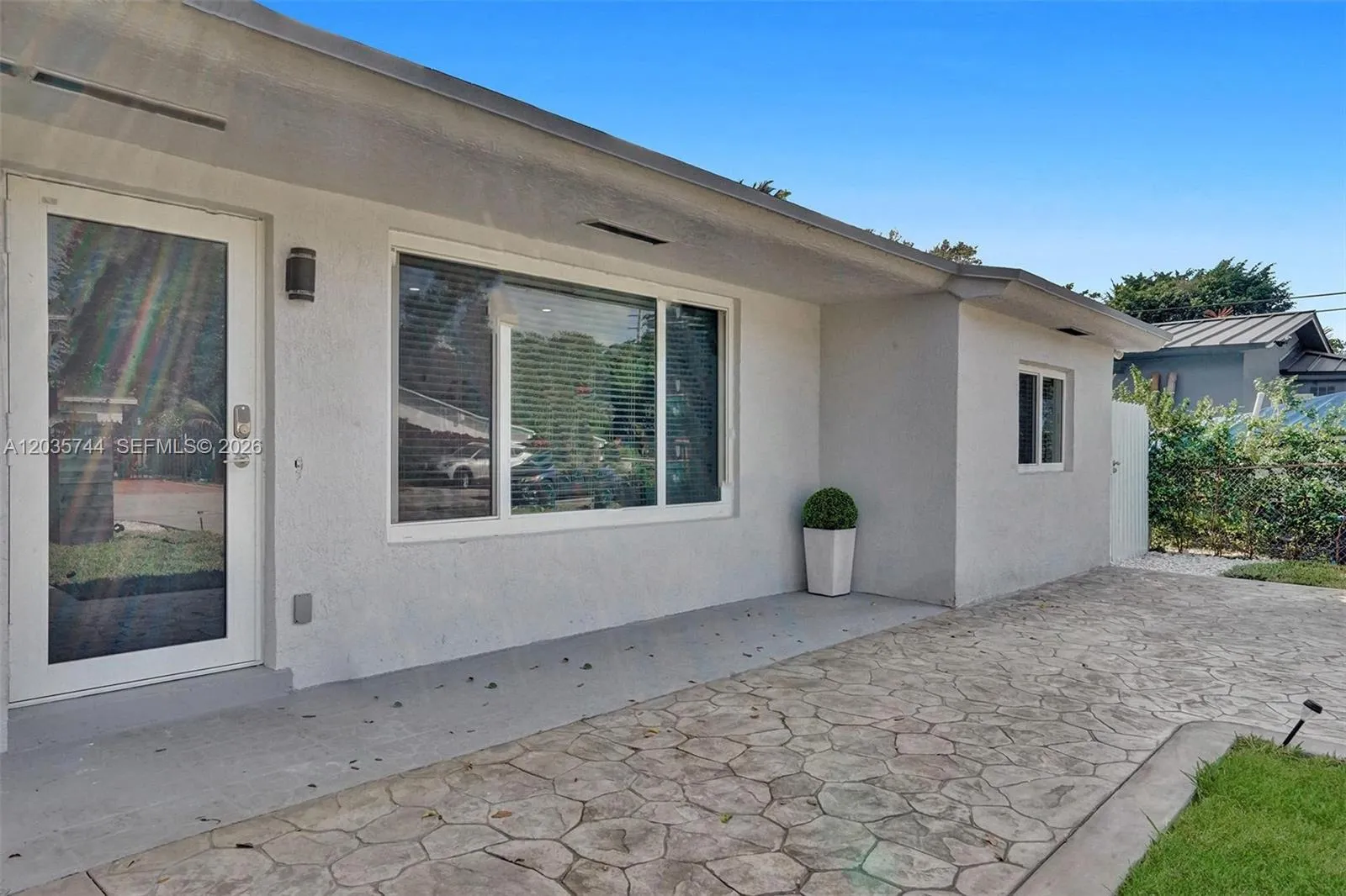 Vendido 310 NE 162nd Street, Miami, FL 33162, Miami, FL 33162