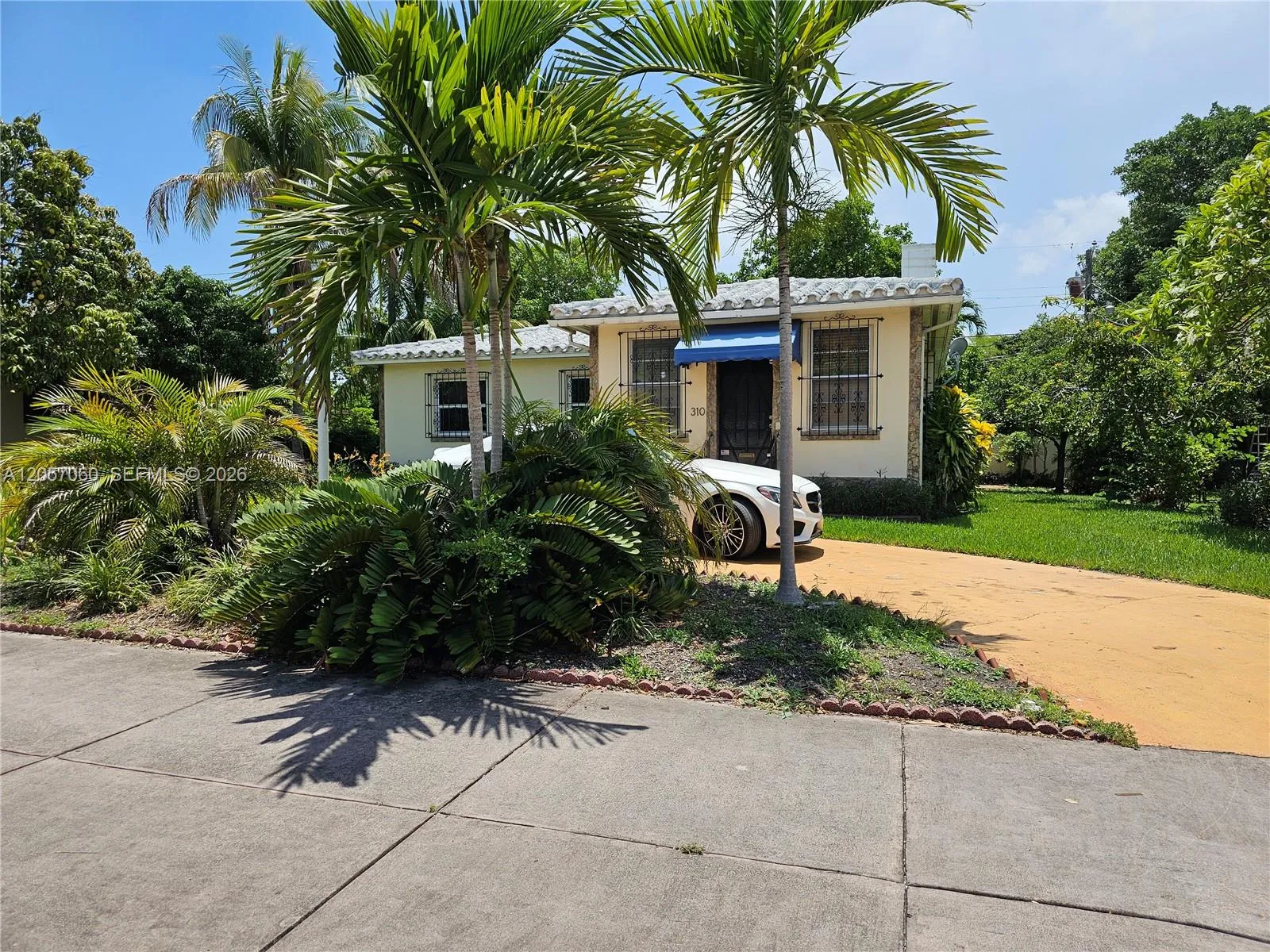 Foto de propiedad en 310 Ponce De Leon Boulevard, Coral Gables, FL 33134 Coral Gables con MLS# 