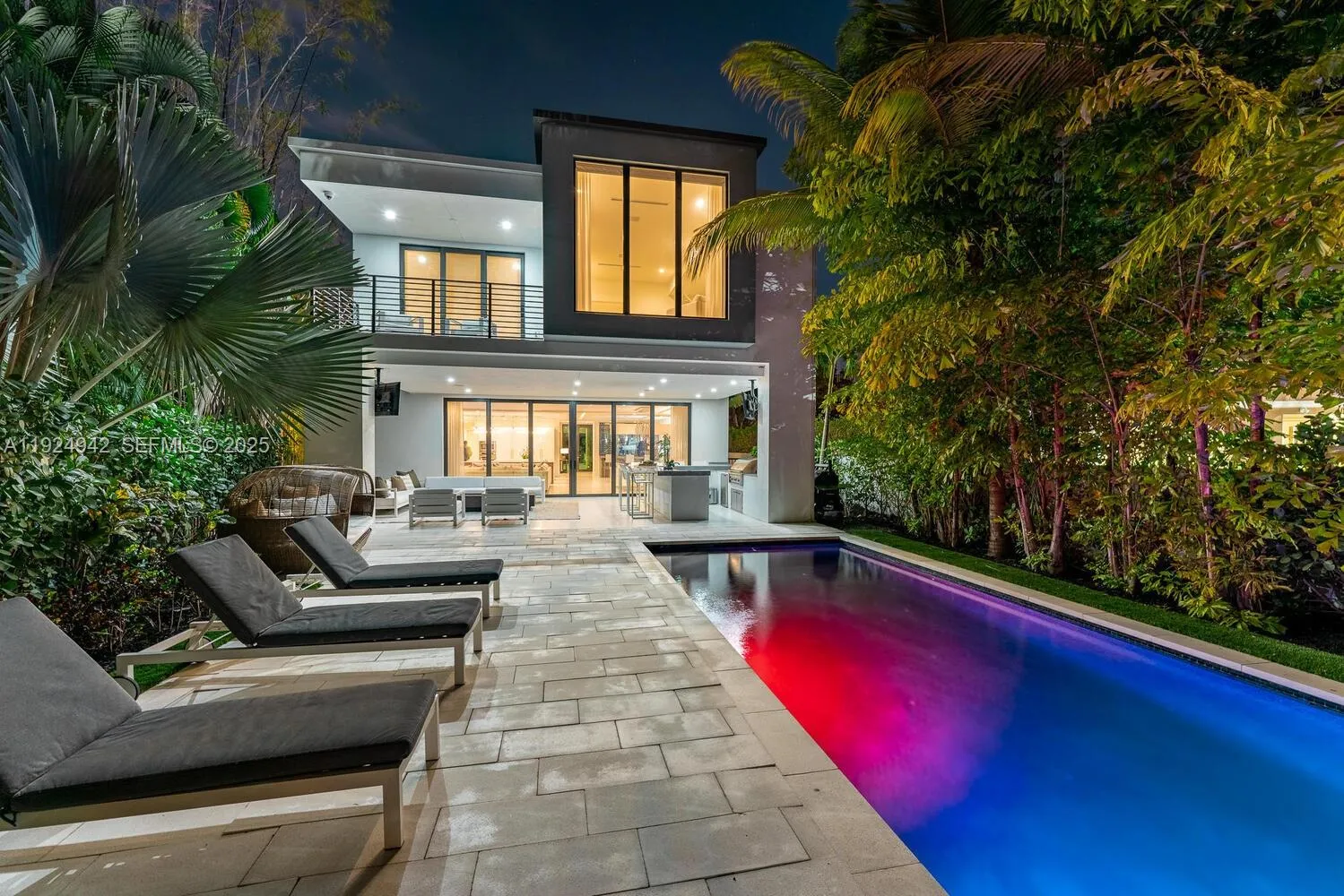 Foto de propiedad en 310 SE 11th Avenue, Fort Lauderdale, FL 33301 Fort Lauderdale con MLS# 