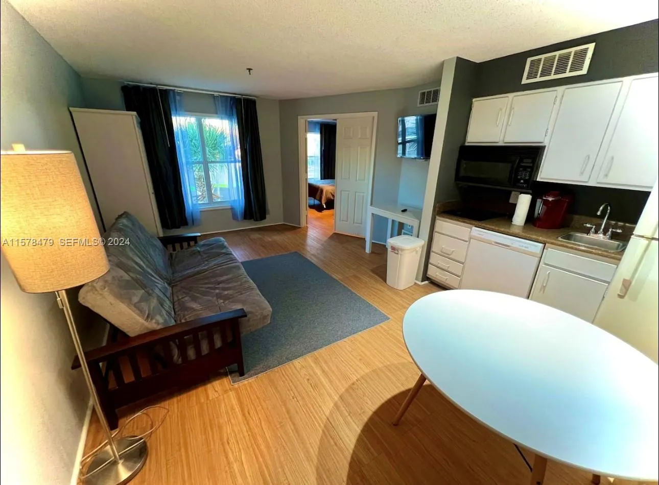 Foto de propiedad en 3100 Parkway Boulevard 750, Kissimmee, FL 34747 Kissimmee con MLS# 