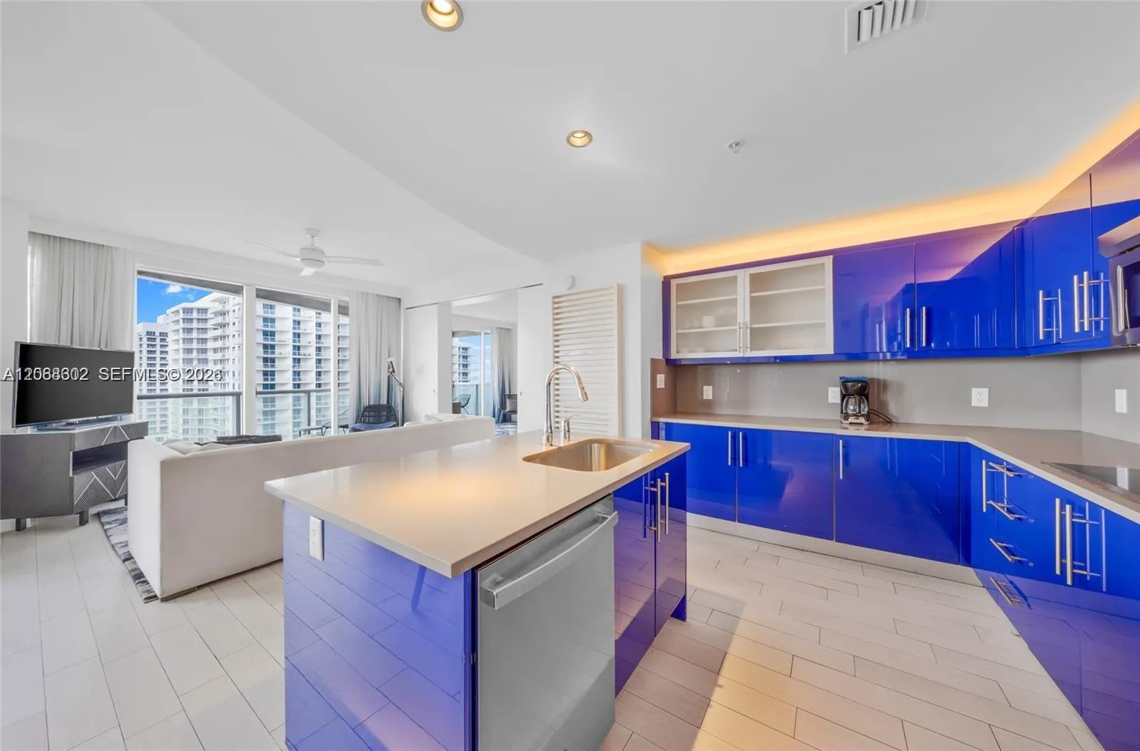 Foto de propiedad en 3101 Bayshore Drive 1808, Fort Lauderdale, FL 33304 Fort Lauderdale con MLS# 