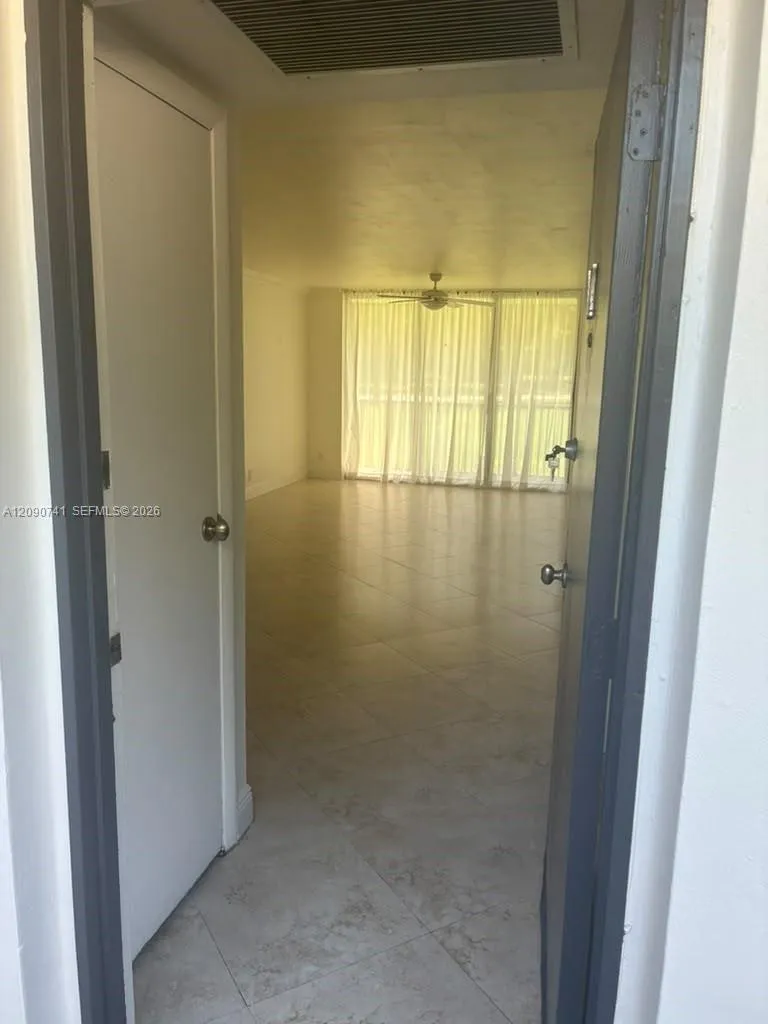 En Venta 3101 N Country Club Drive 107, Aventura, FL 33180, Aventura, FL 33180